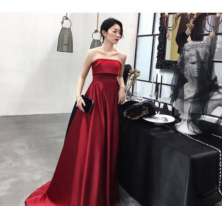 Chiều  cao khiêm tốn không còn e  ngại diện  đầm maxi