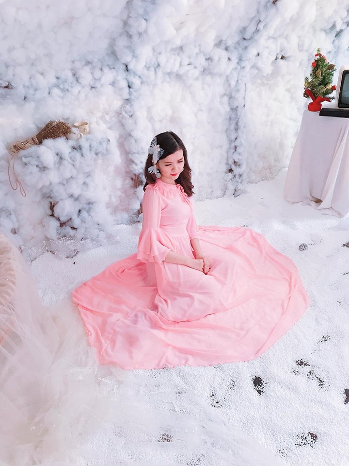 Đầm maxi mang lại sự ngọt ngào cho buổi tiệc  đông