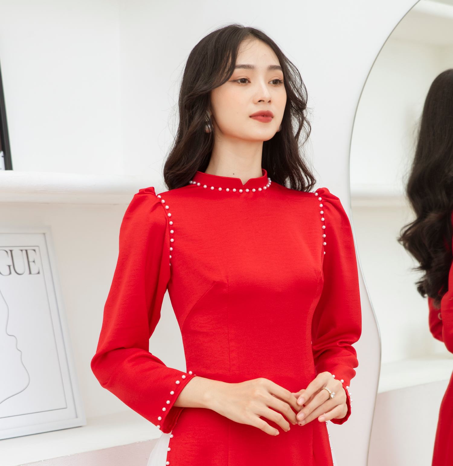 Các kiểu tóc duyên dáng, phù hợp với mẫu áo dài cưới đơn giản