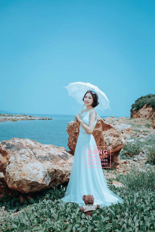 Lung linh cô dâu chọn váy maxi