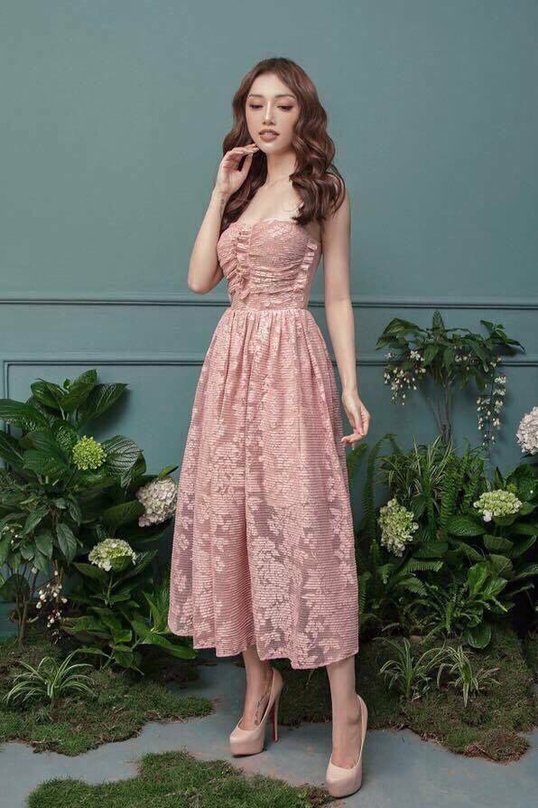 Mẫu maxi ren hot nhất hiện nay