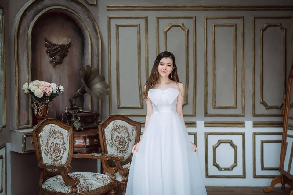 Quyến rũ với bí kíp diện trang phục che vòng 1 khiêm tốn