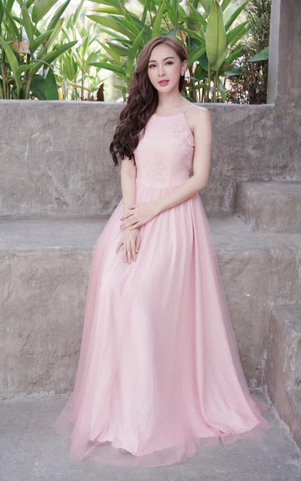Váy maxi điệu đà dành cho cô nàng vai nhỏ