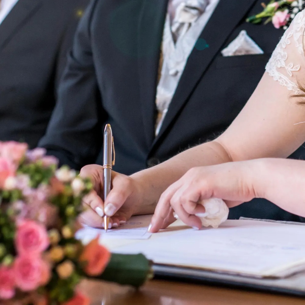 Thủ tục đăng ký kết hôn 2022 - Điều kiện kết hôn tại Việt Nam