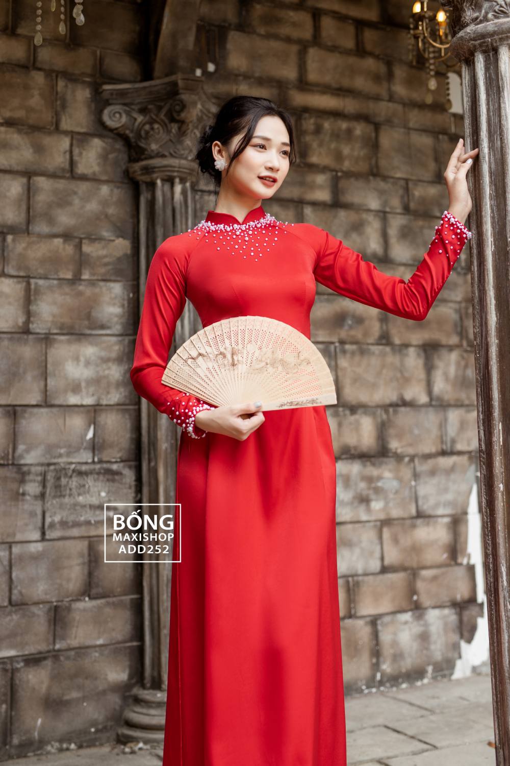 Vải lụa - Chất liệu hoàn hảo cho các mẫu áo dài cưới đẹp 2022 Ao-dai-co-dau-nen-gam-hoang-gia-ket-ngoc-chom-co-tay-ao-add252-5