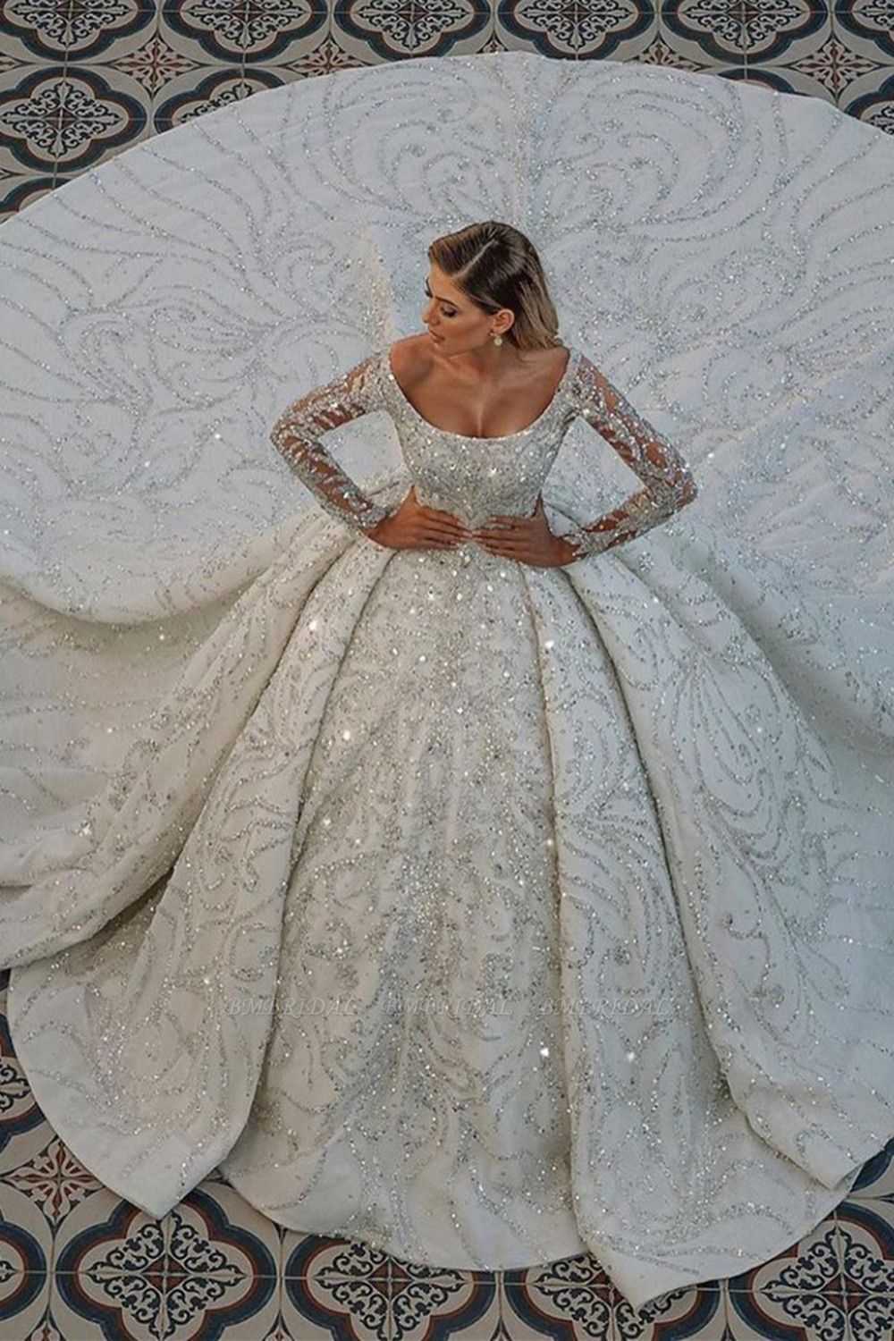 Top 3 mẫu váy cưới độc đáo dành cho nàng dâu cá tính