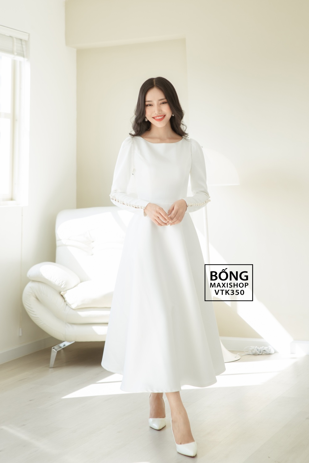 Váy cưới thiết kế cổ thuyền phi nhật trắng lụa Hàn cổ tròn tay dài VTK350