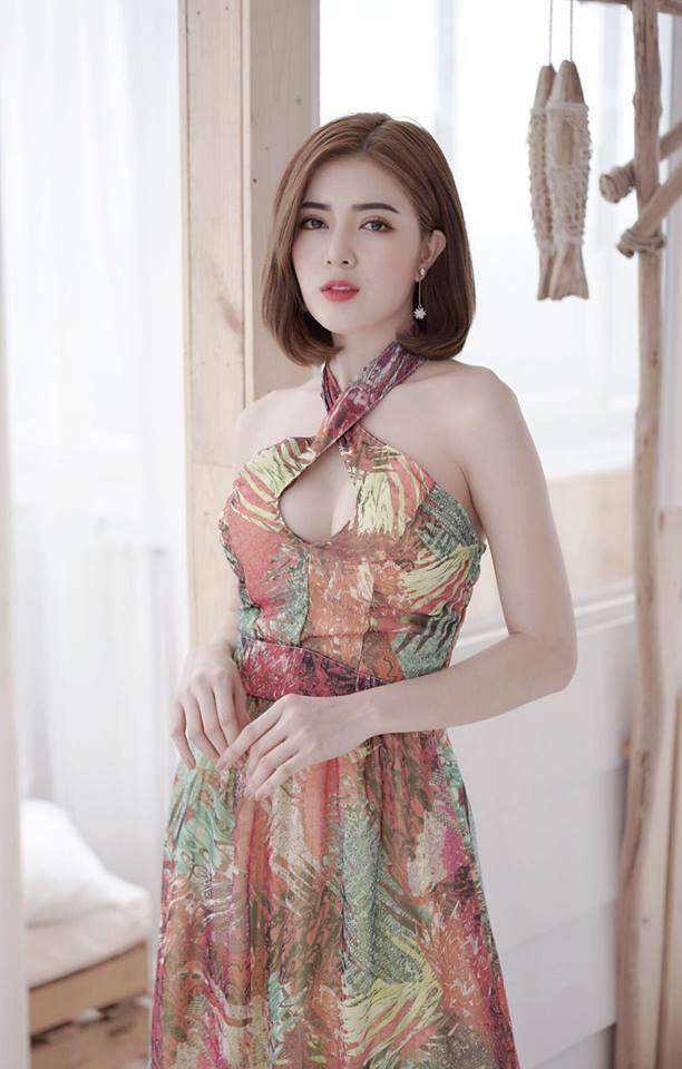 Update ngay những mẫu váy đầm đẹp hot nhất Thu 2019