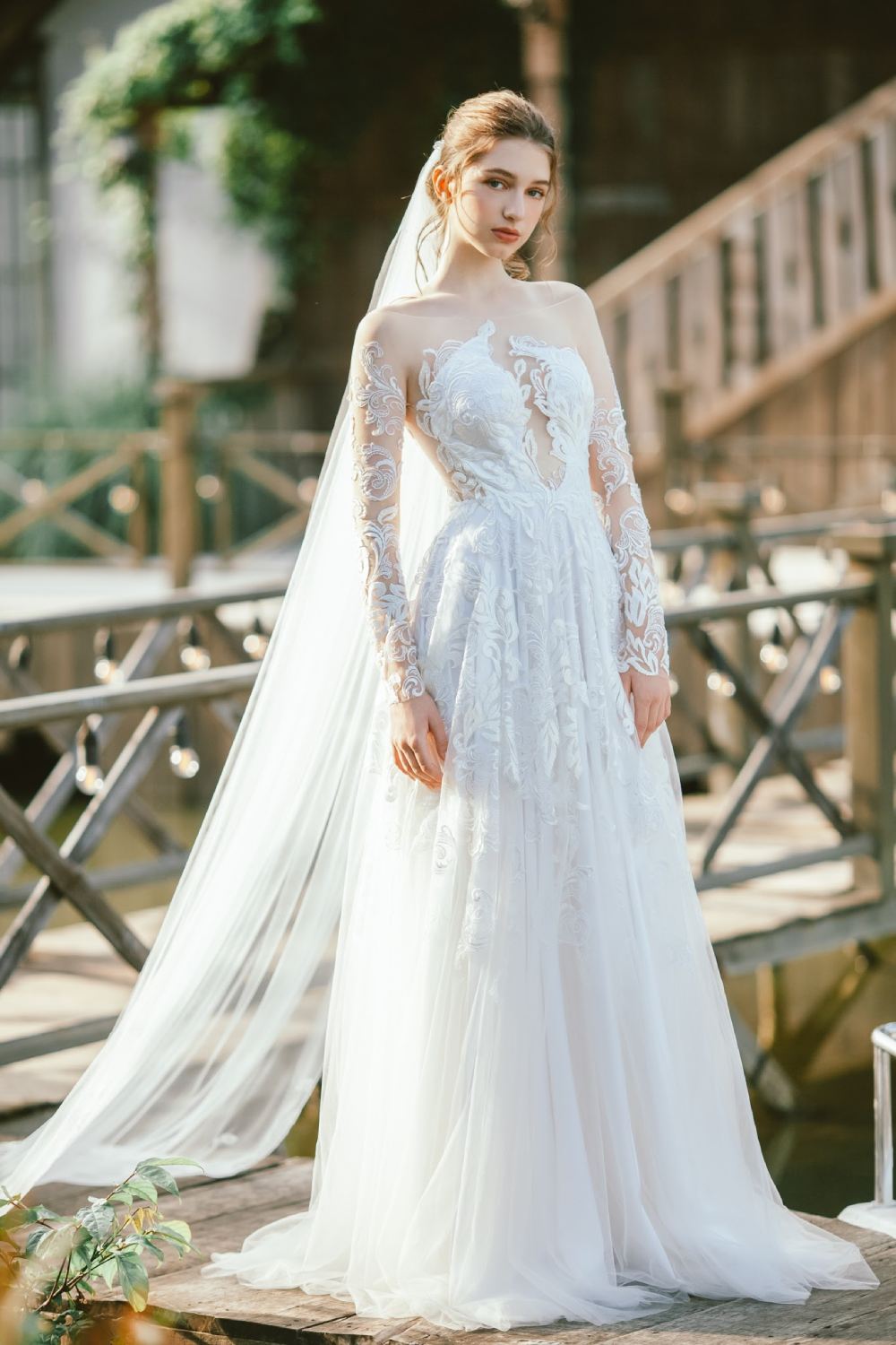 Váy cưới đi bàn Limited-LM-BAT039 - VÁY CƯỚI CAO CẤP LINH NGA BRIDAL