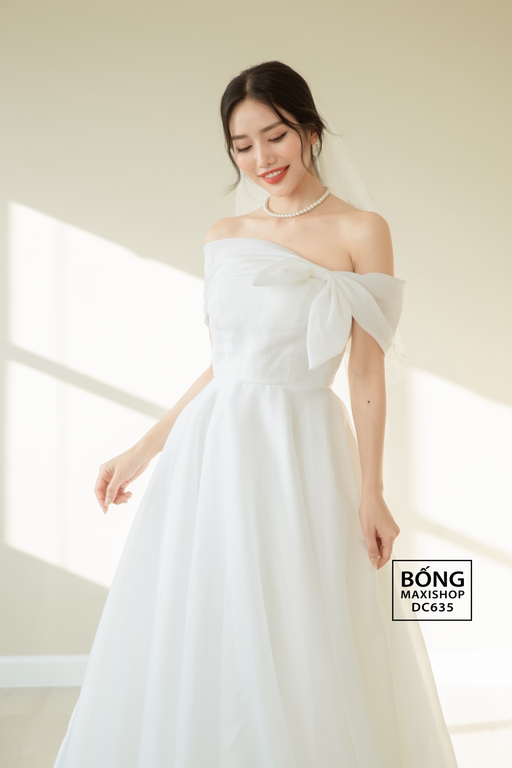 Áo cưới trễ vai Organza trễ vai 6 tùng trắng DC635