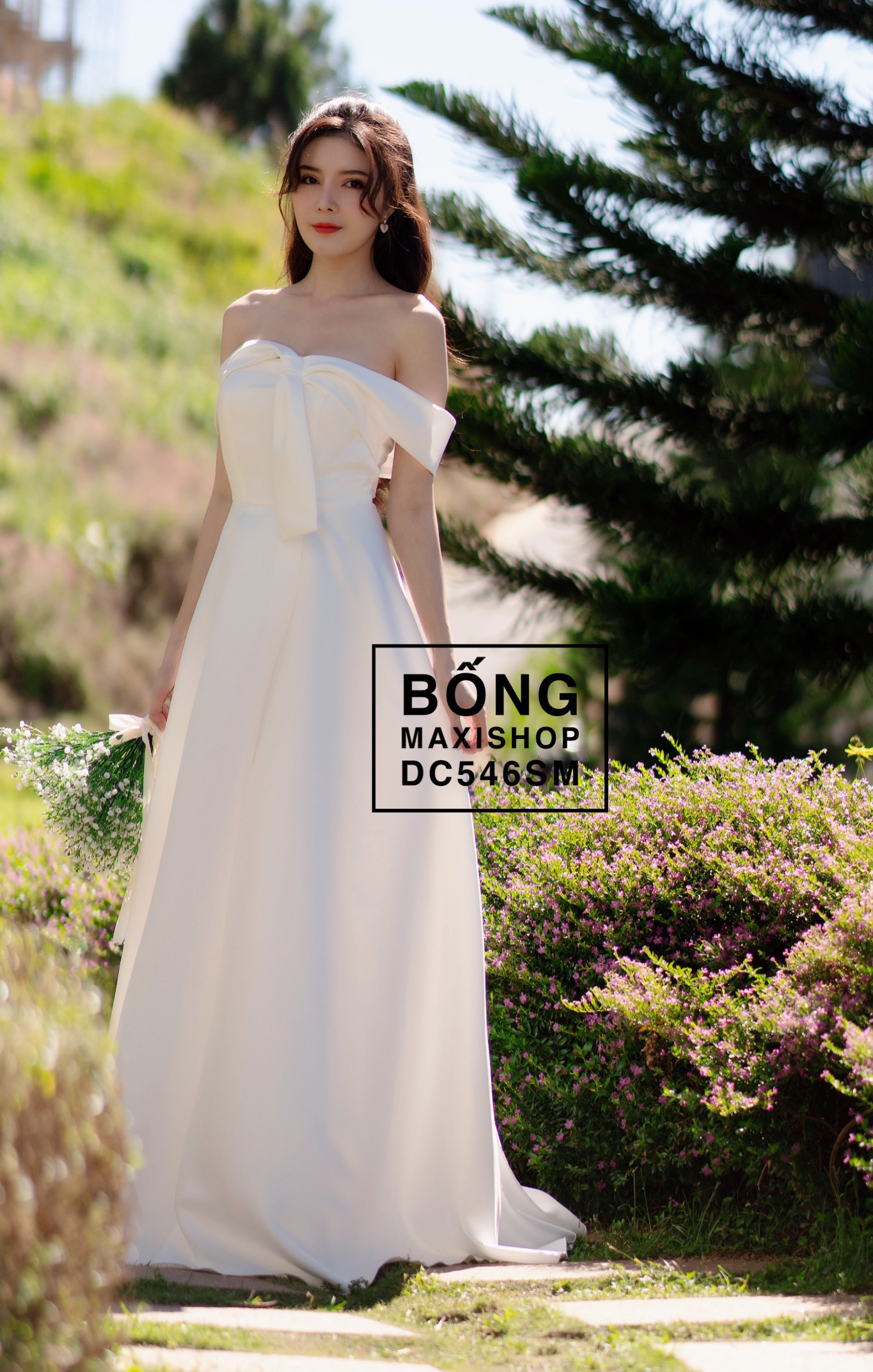 Váy cưới trễ vai xẻ tà kim tuyến có khăn choàng voan lưới (TD-R18) – M.O.T  Bridal – For Love, For Life
