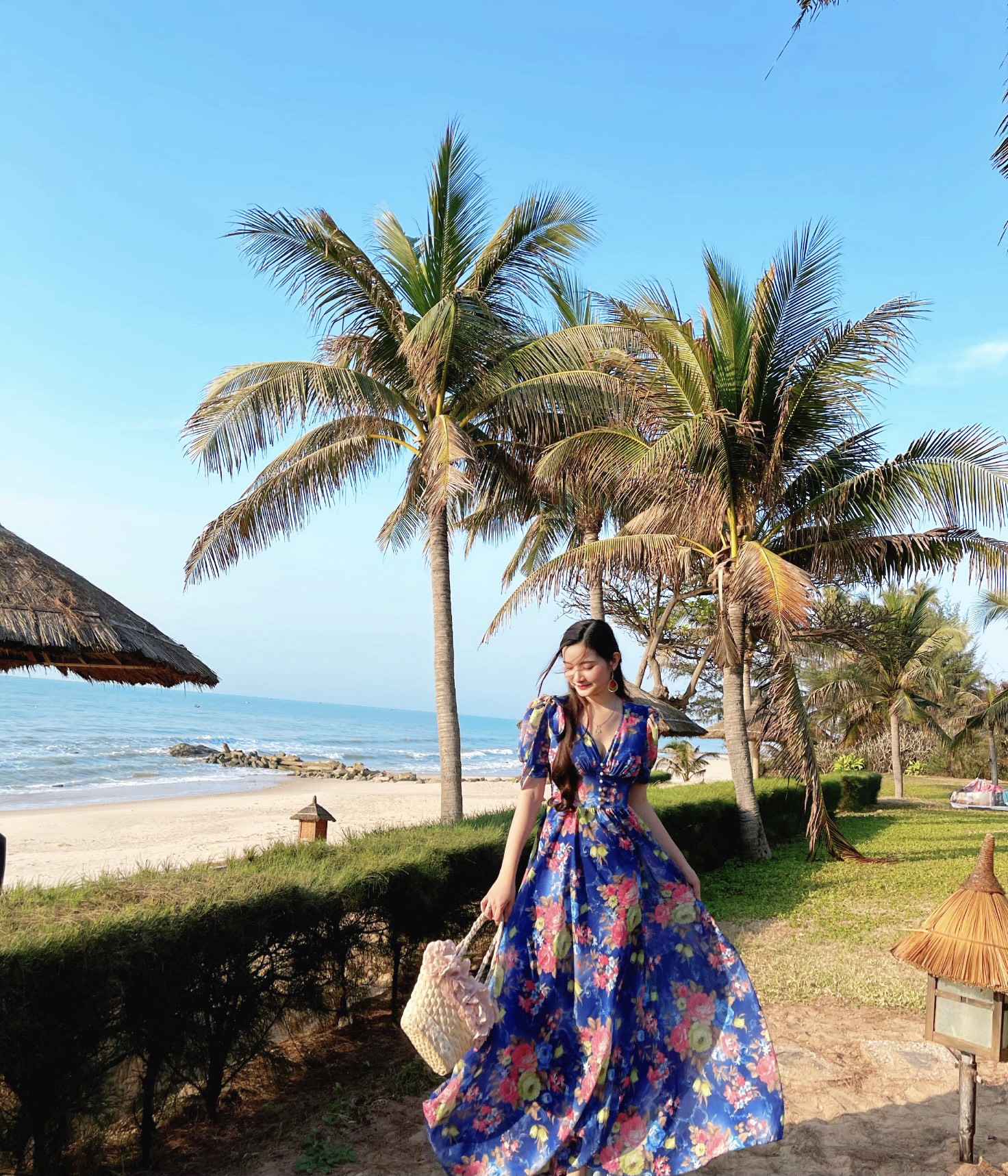 Đầm Maxi Hoa Xanh Bản Eo Ngọc Trai H0367