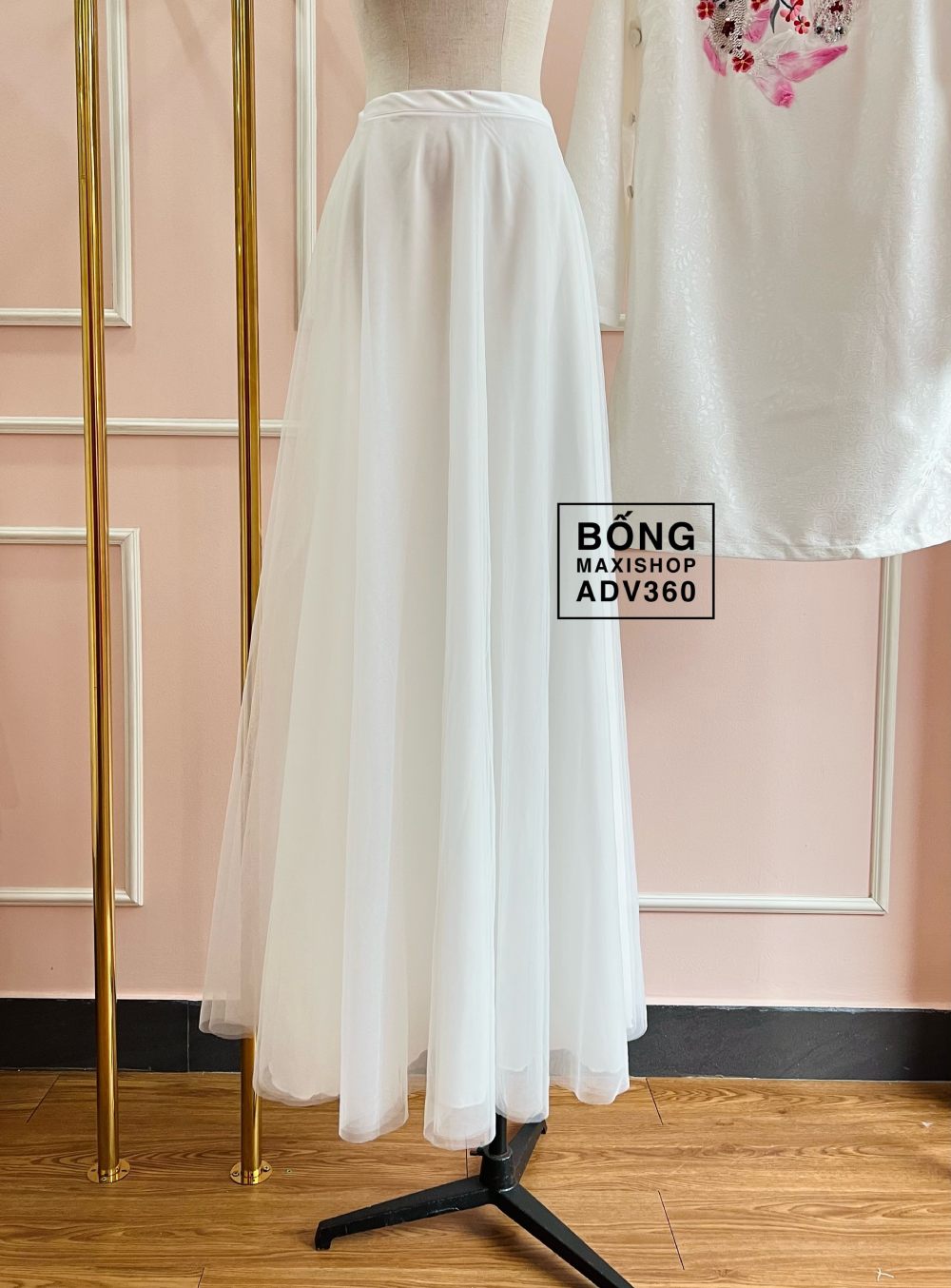 Chân váy trắng dài phối với áo gì? 6 gợi ý hoàn hảo bạn không nên