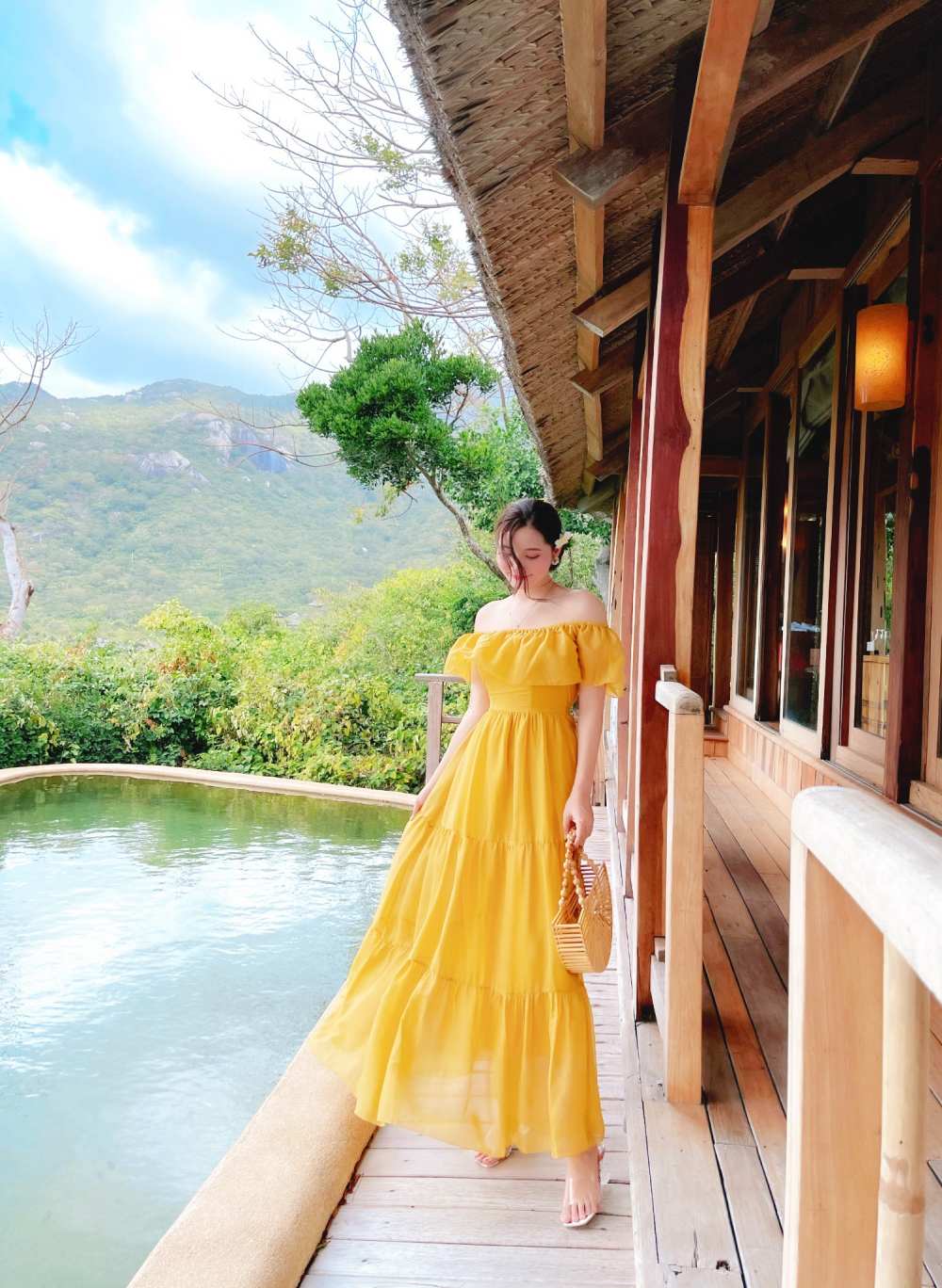 RC116 Váy vàng trễ vai maxi nhún eo đi biển [Rency] váy đầm vàng xoè dài  trễ vai đi biển tươi sáng | Shopee Việt Nam