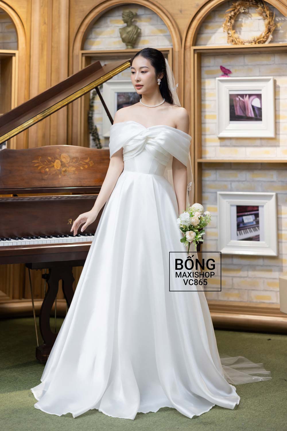 Váy cưới organza trễ vai trắng thắt nơ ngực VC865