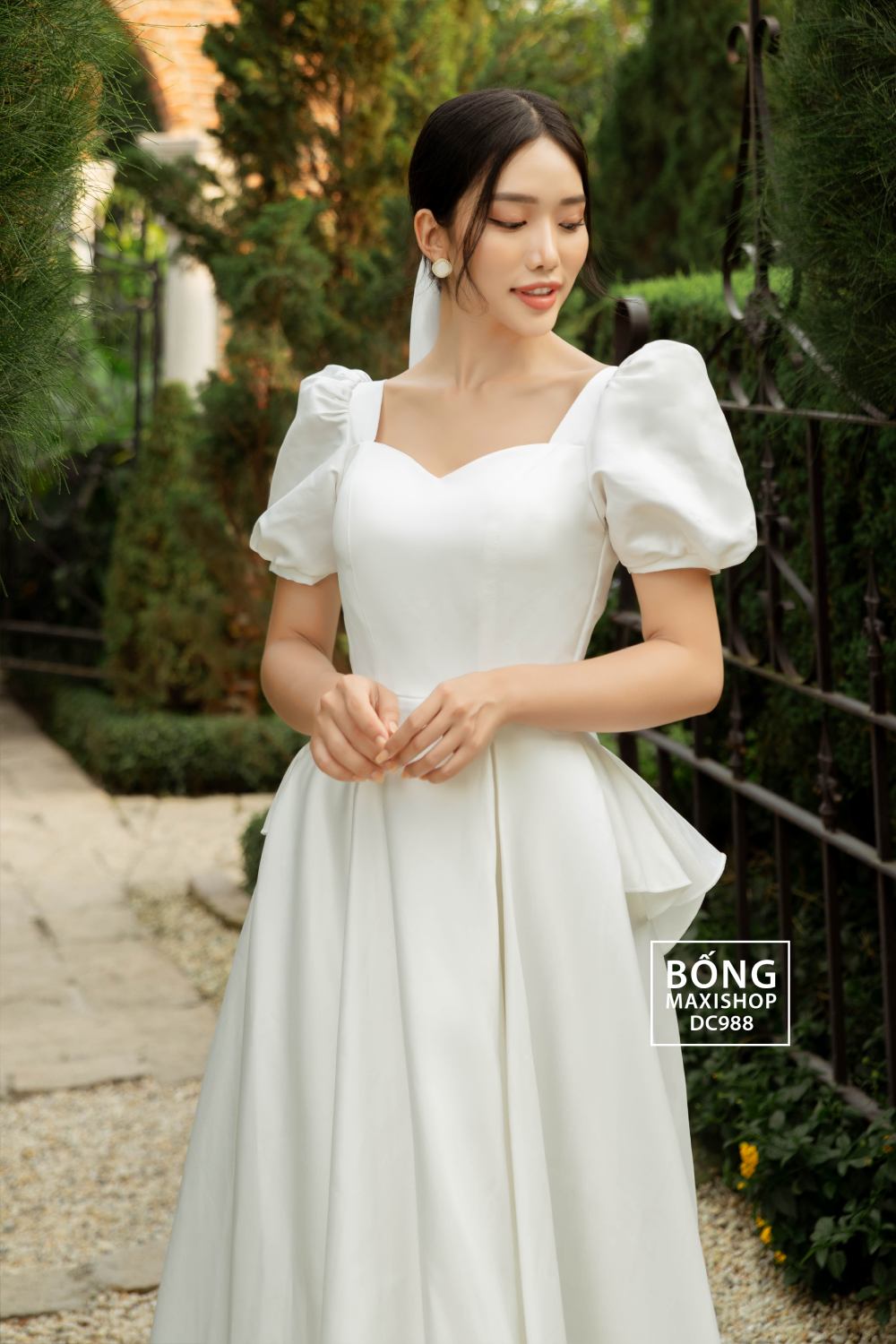 váy cưới đi bàn cô dâu xoè tay dài đính cúc vải sang trọng kín đáo | Shopee  Việt Nam