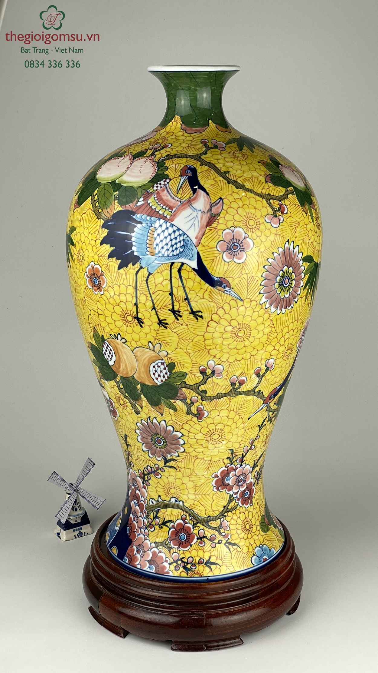 Mai bình tích lộc chim hạc bách hoa nền vàng đại cát