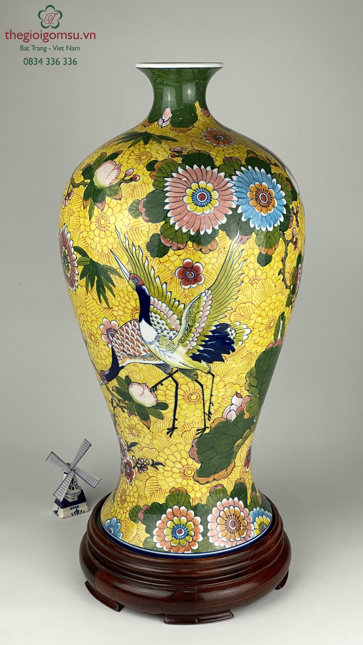 Mai bình tích lộc chim hạc bách hoa nền vàng đại cát