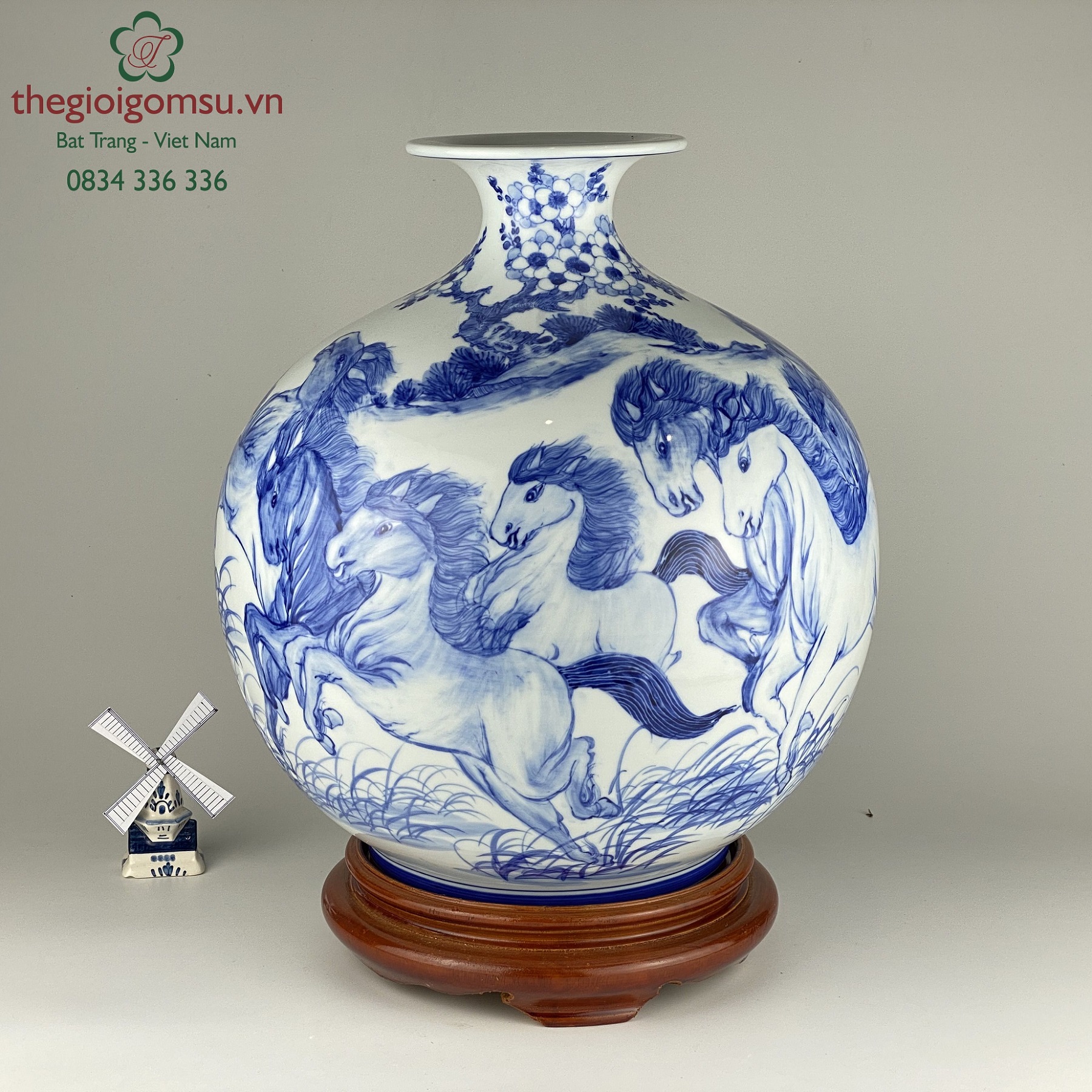 Bình hút tài lộc "Bát mã truy phong"