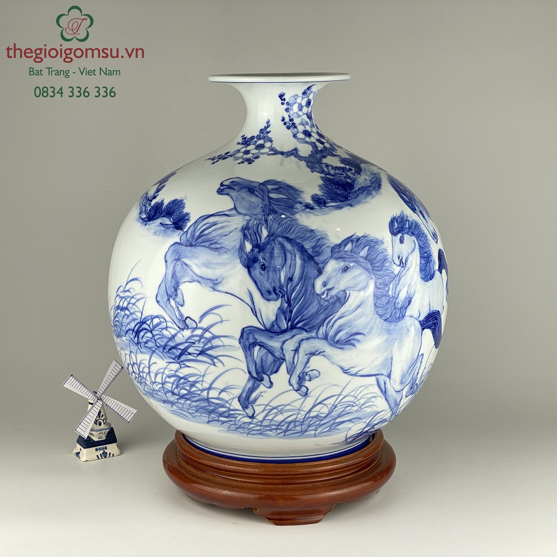 Bình hút tài lộc "Bát mã truy phong"