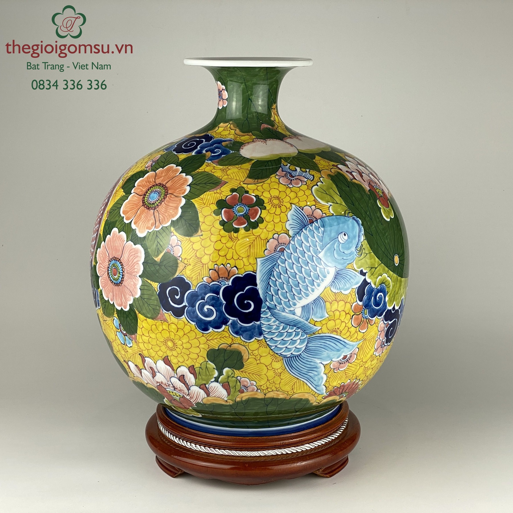 Bình hút tài lộc "Cá chép liên hoa" nền hoa vàng