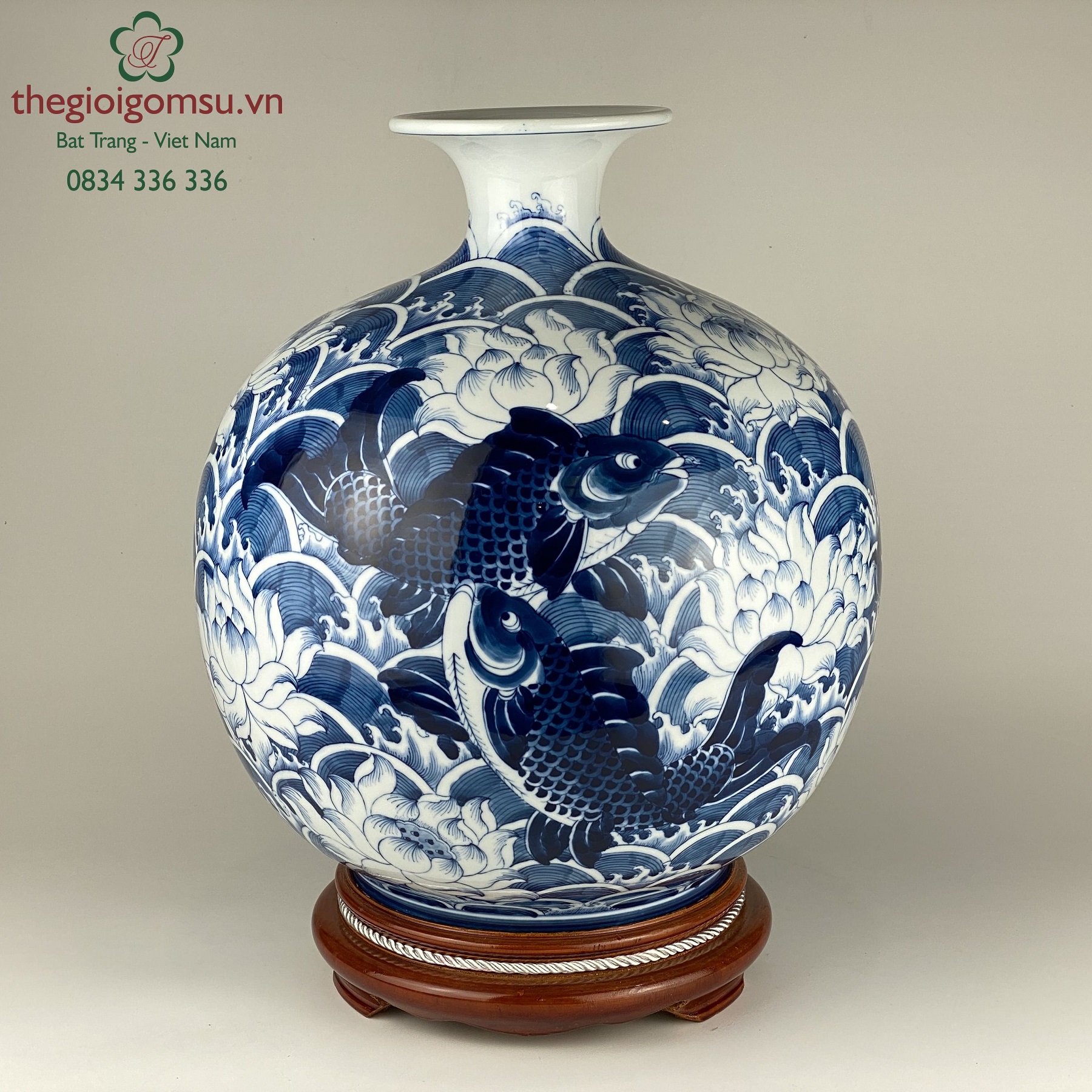 Bình hút tài lộc "Cá chép liên hoa bơi trên sóng" xanh đại thanh