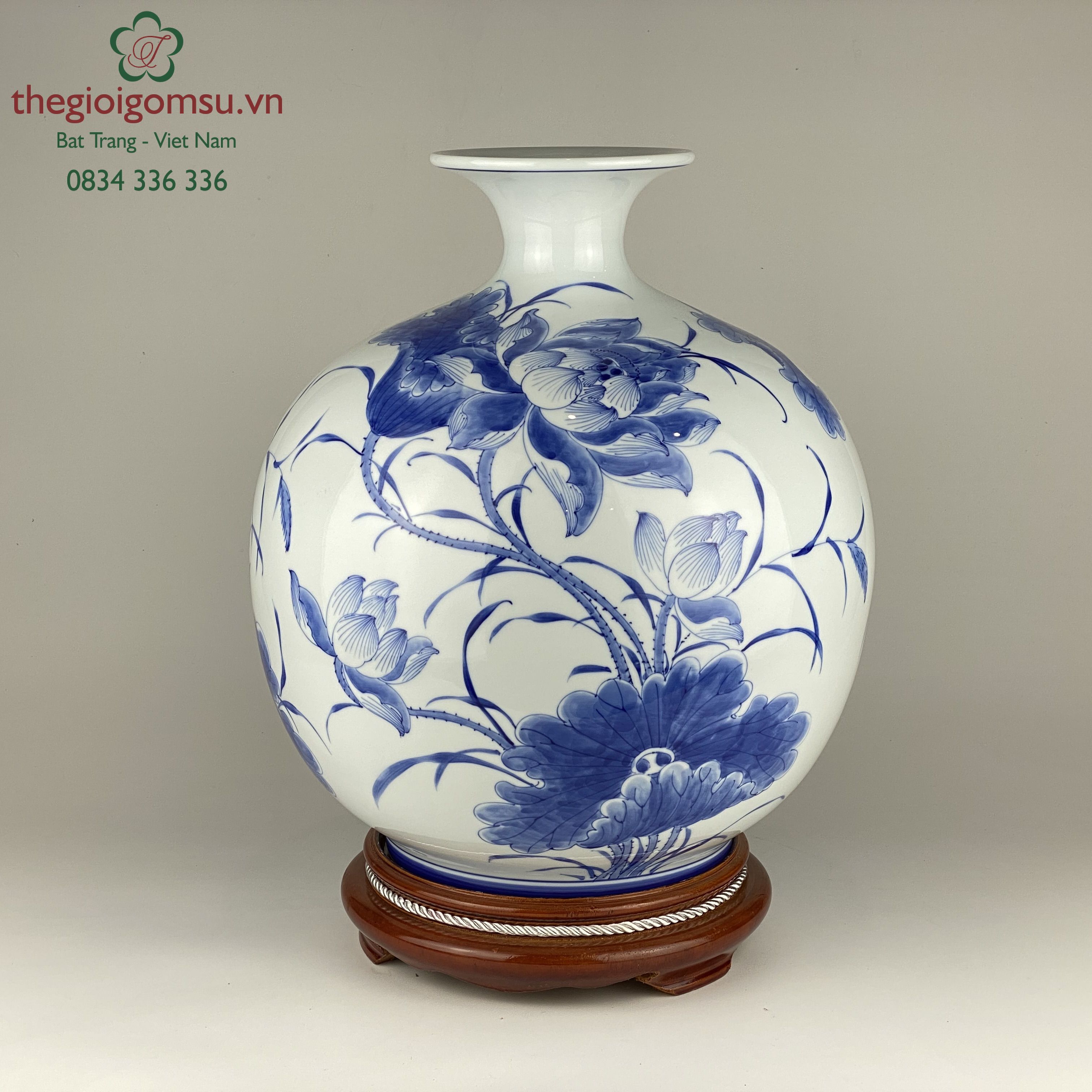 Bình hút tài lộc "Hoa sen xanh" nền trắng