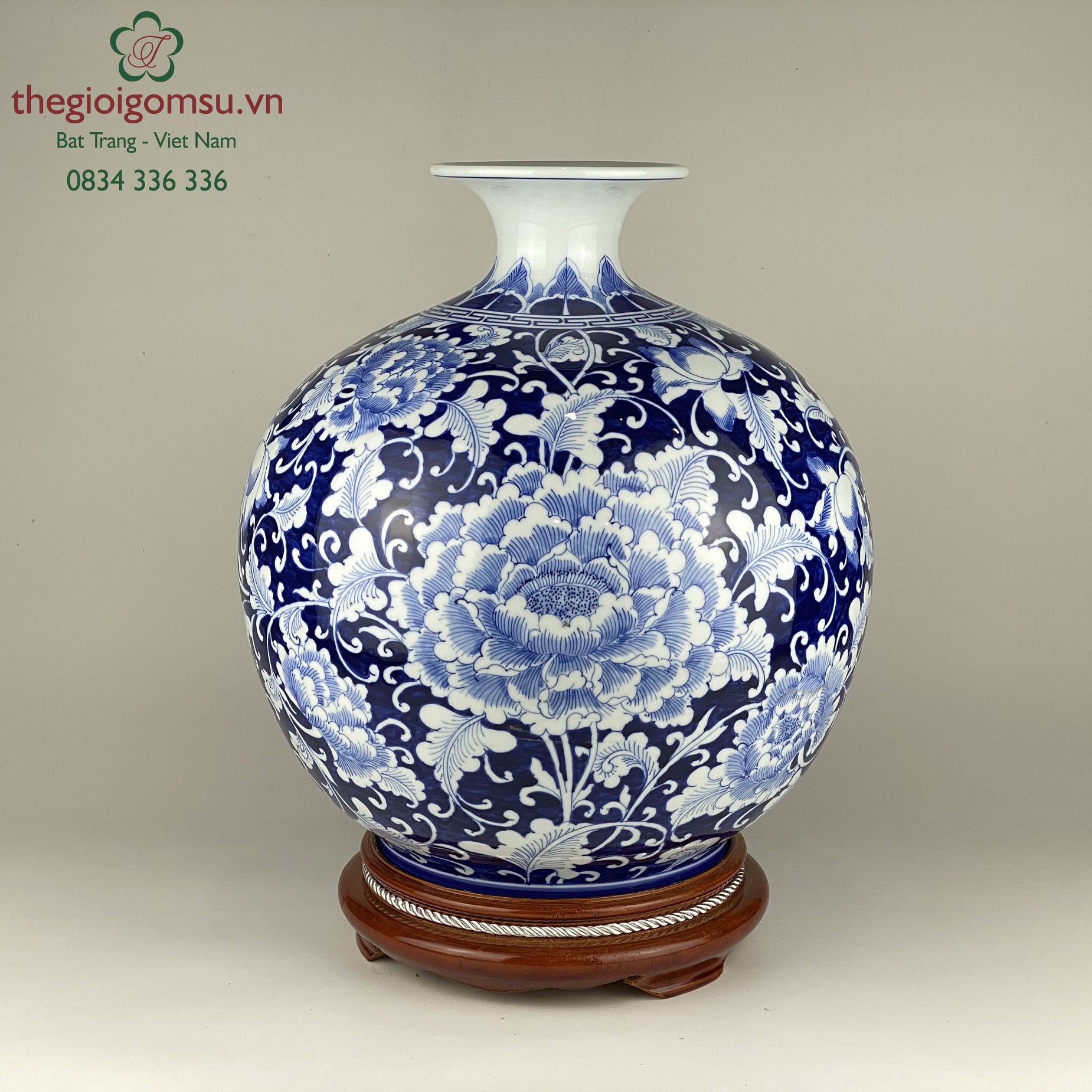 Bình hút tài lộc vẽ "hoa Phù Dung" men lam