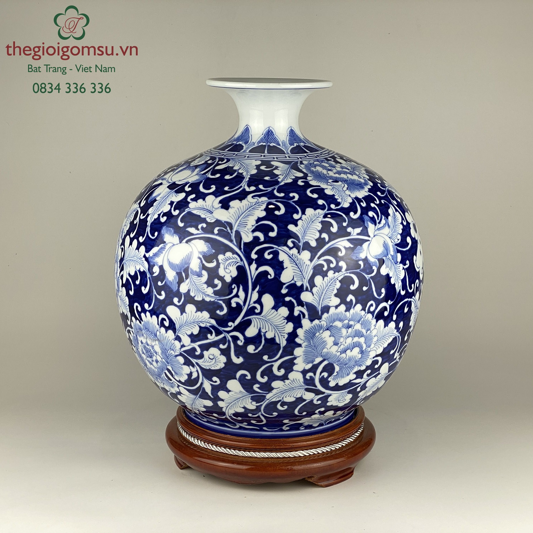 Bình hút tài lộc vẽ "hoa Phù Dung" men lam