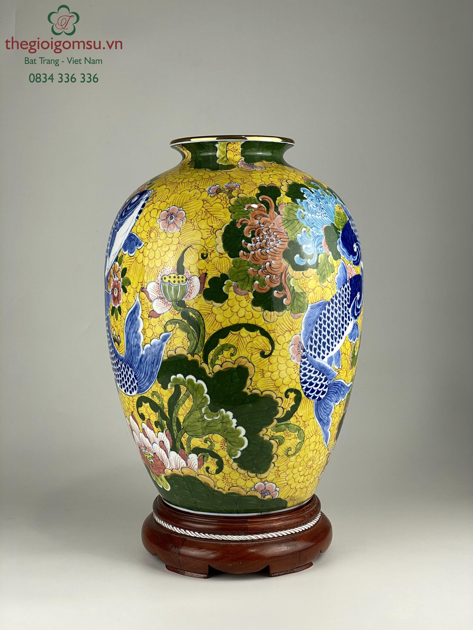 Bình hoa dáng vò "vẽ cá chép bách hoa" cổ vẽ vàng.