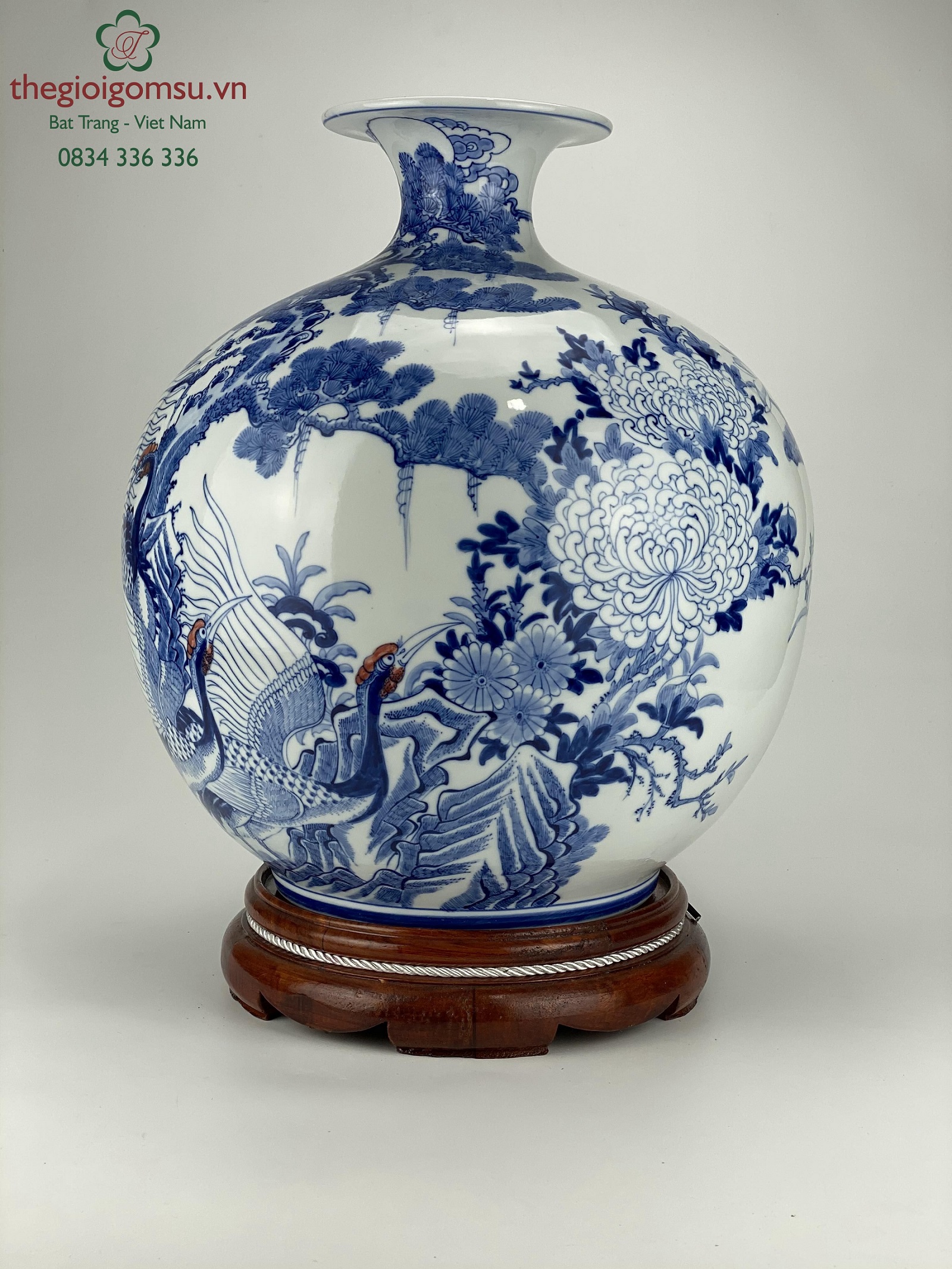 Bình hút tài lộc "Tùng Hạc Diên Niên" xanh ngọc bích nền trắng