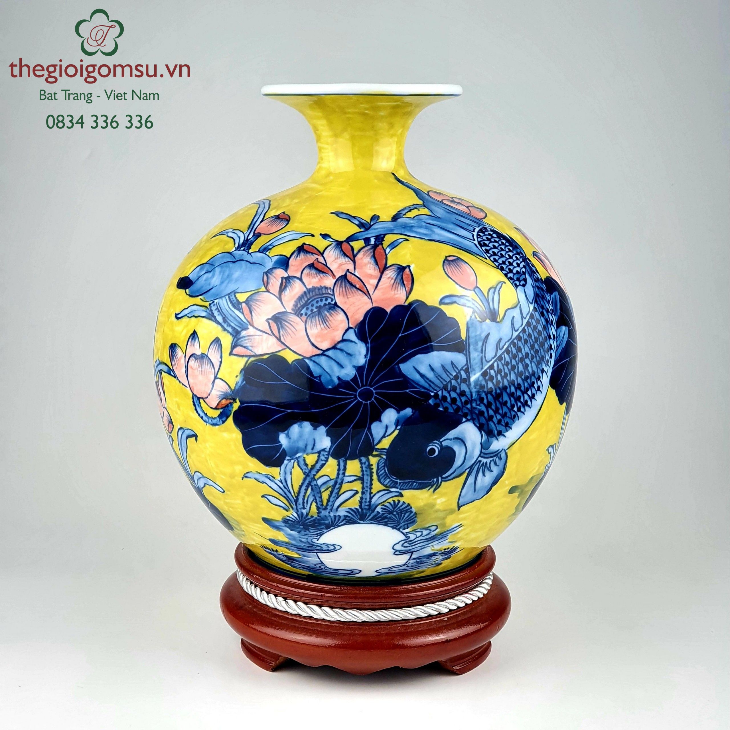 Bình hút lộc vàng đại cát "cá chép trông trăng " nền vàng