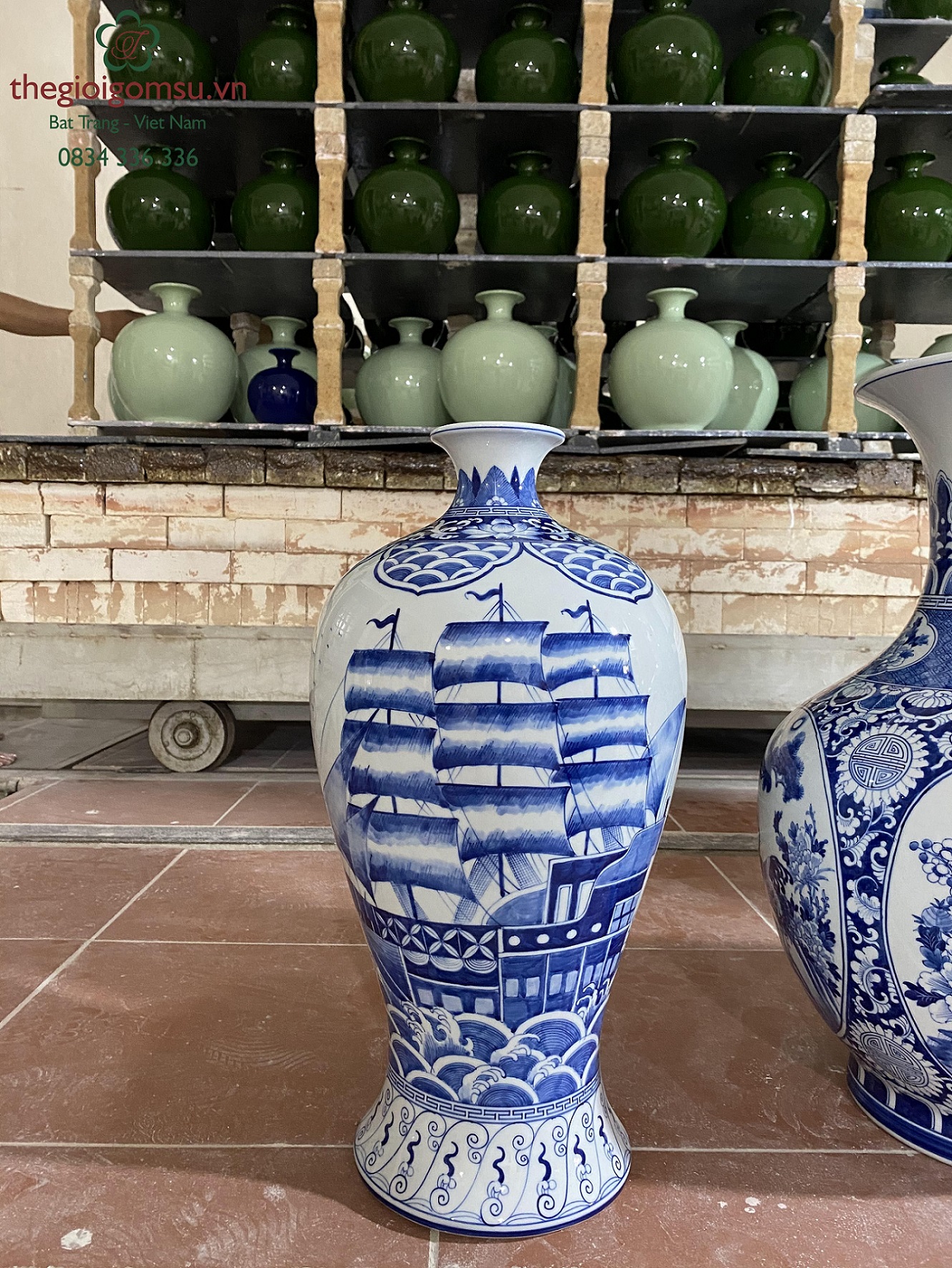 Mai Bình tích lộc "Thuận buồm xuôi gió" men xanh lam