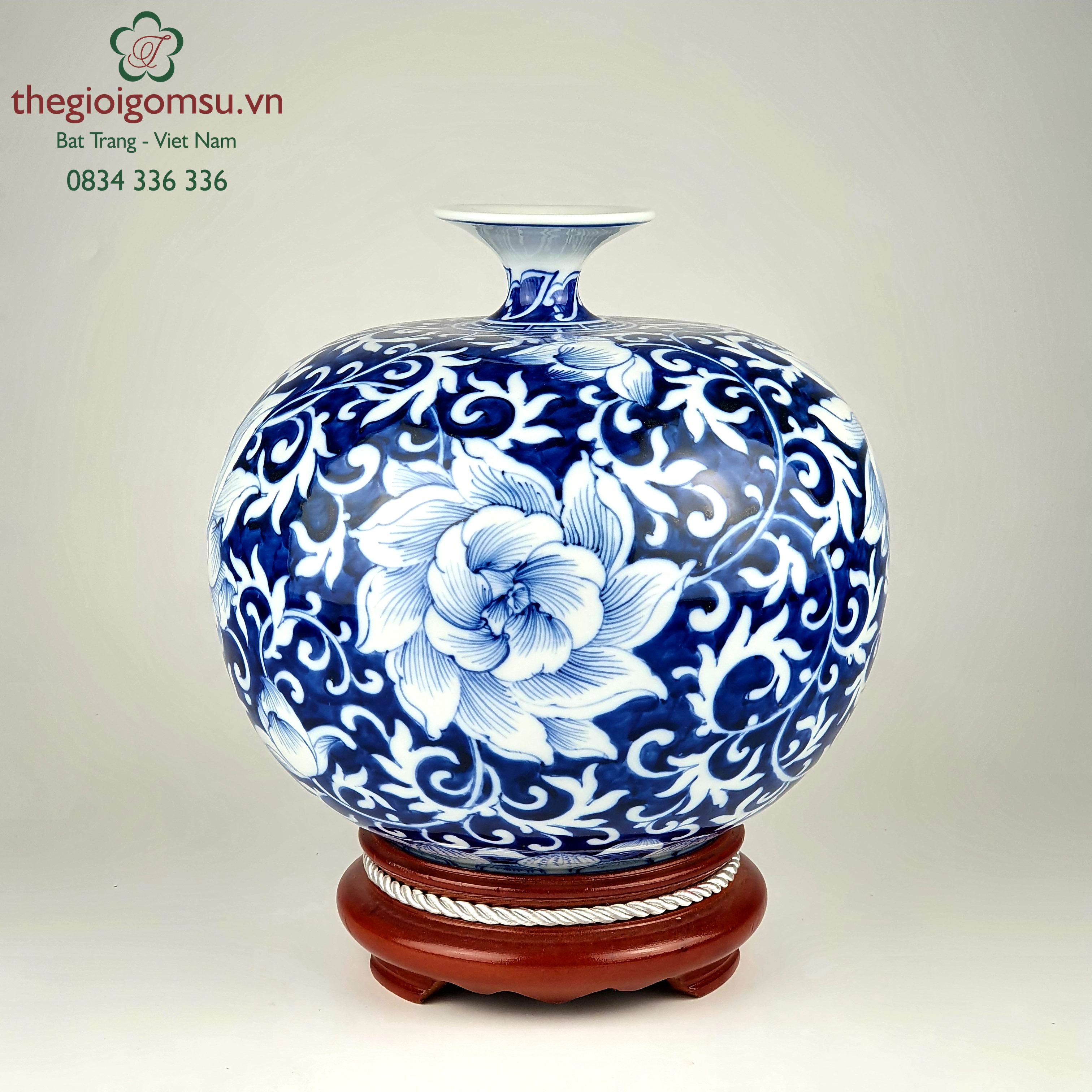 Bình hút tài lộc gốm sứ Bát Tràng cao cấp họa tiết vẽ sen xanh vuốt tay