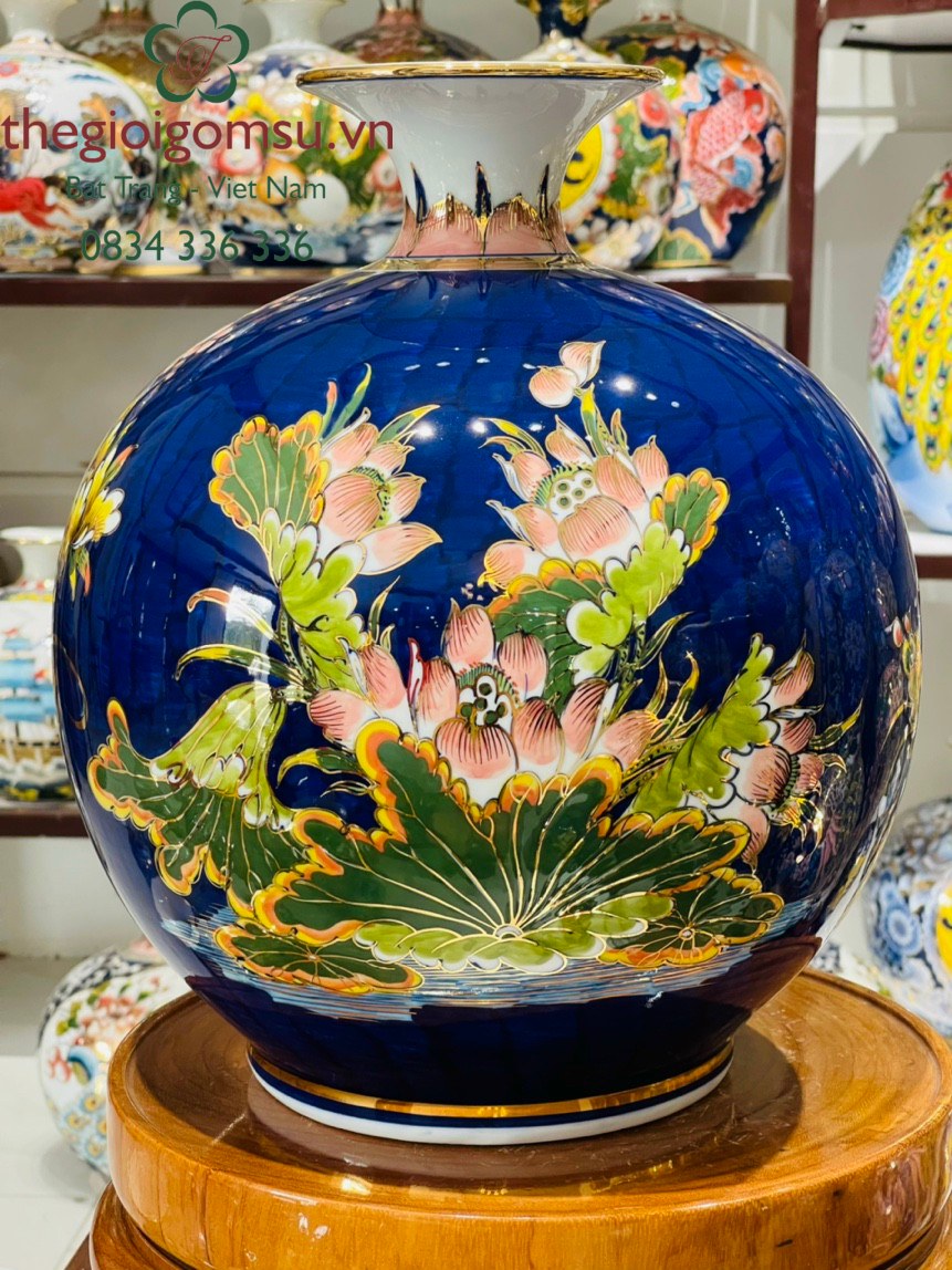 Bình hút Tài Lộc " Hoa Sen " vẽ vàng nền xanh coban