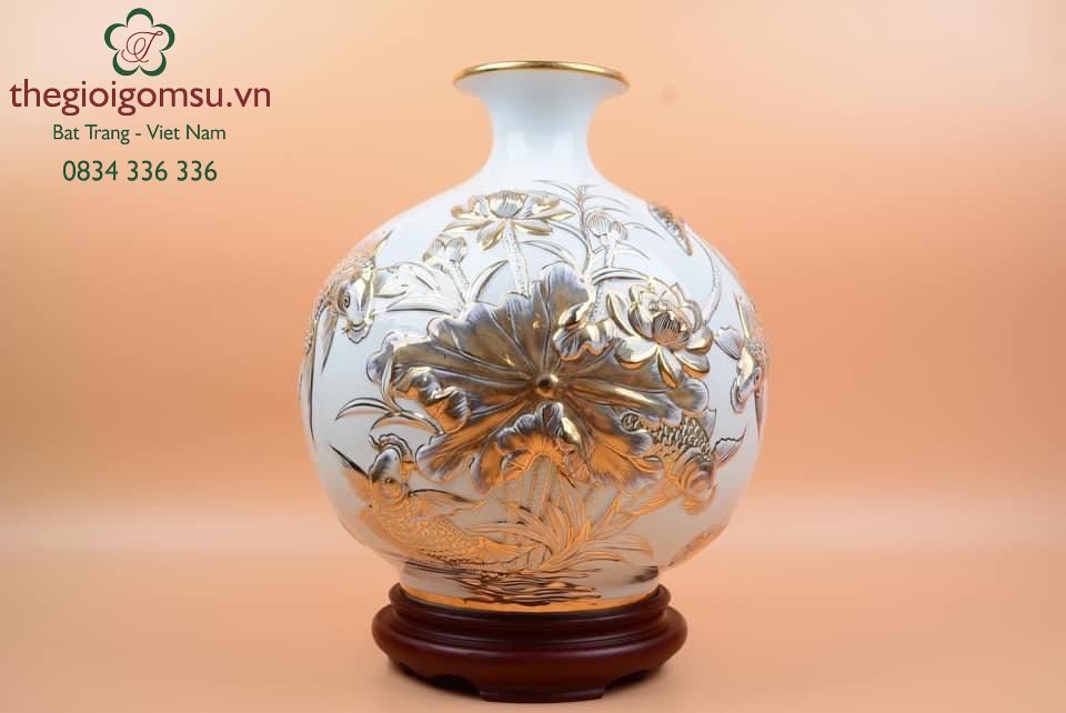 Bình hút tài lộc sen cá vẽ vàng 24k nổi