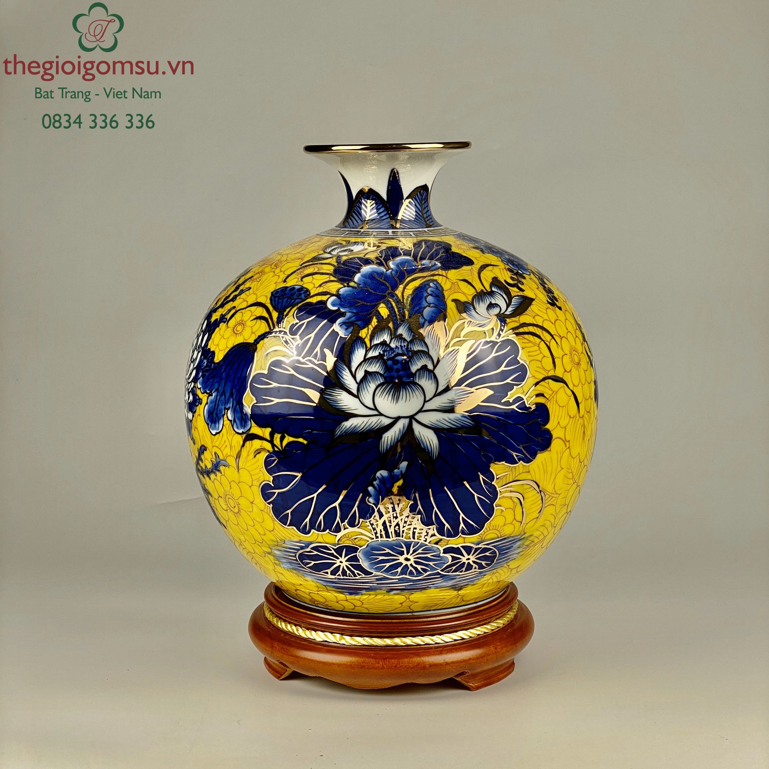Bình Hút Tài Lộc chim trĩ hoa đào, hoa sen nền hoa vàng vẽ vàng