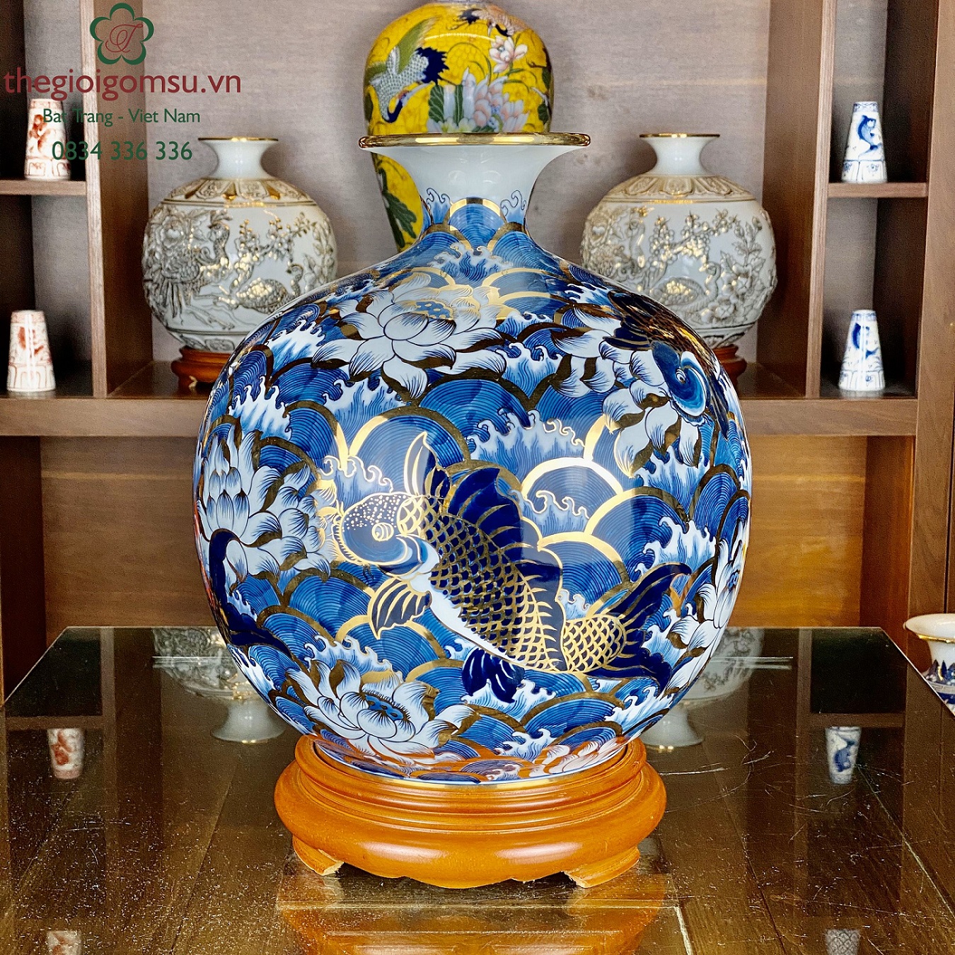 Bình Hút Tài Lộc "Cá Chép Liên Hoa Vượt Sóng" màu vẽ vàng 24k