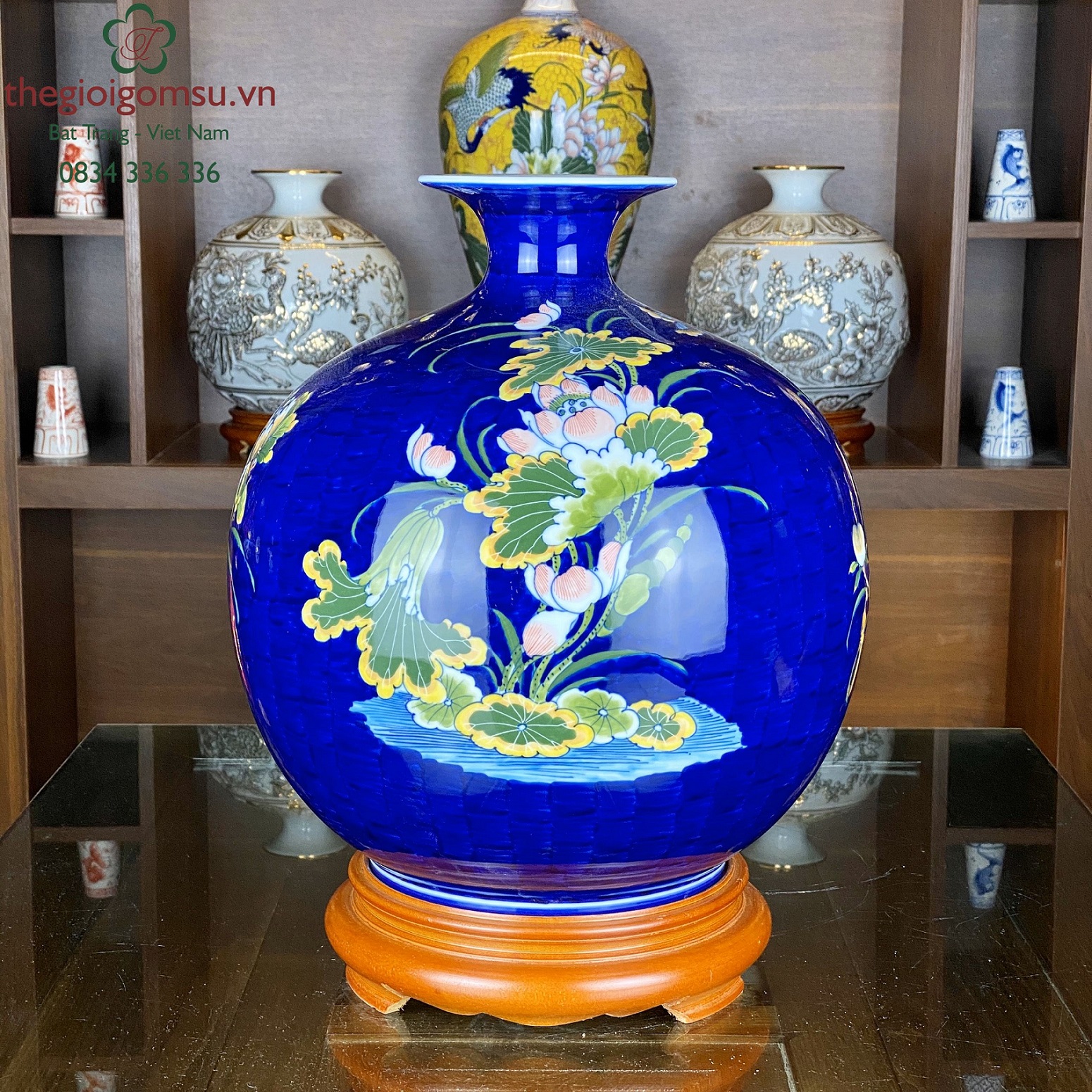 Bình Hút Tài Lộc công thành danh toại nền xanh côban màu