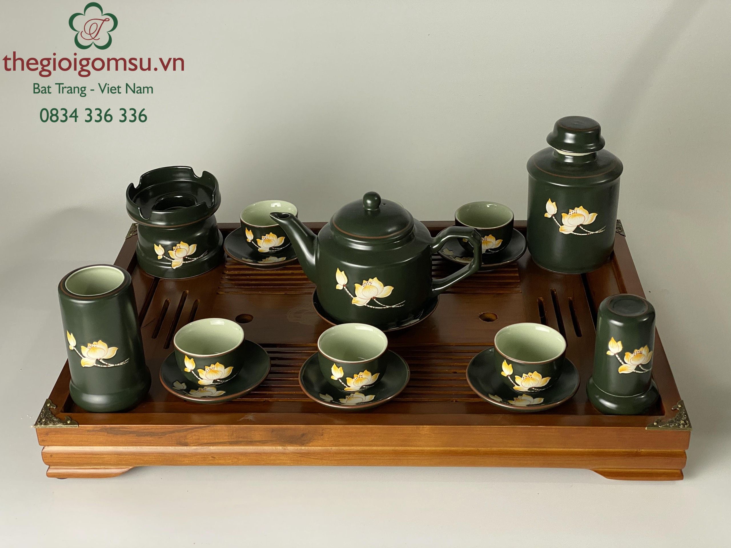 Ấm Chén Dáng Tay Trúc Khắc Sen Xanh