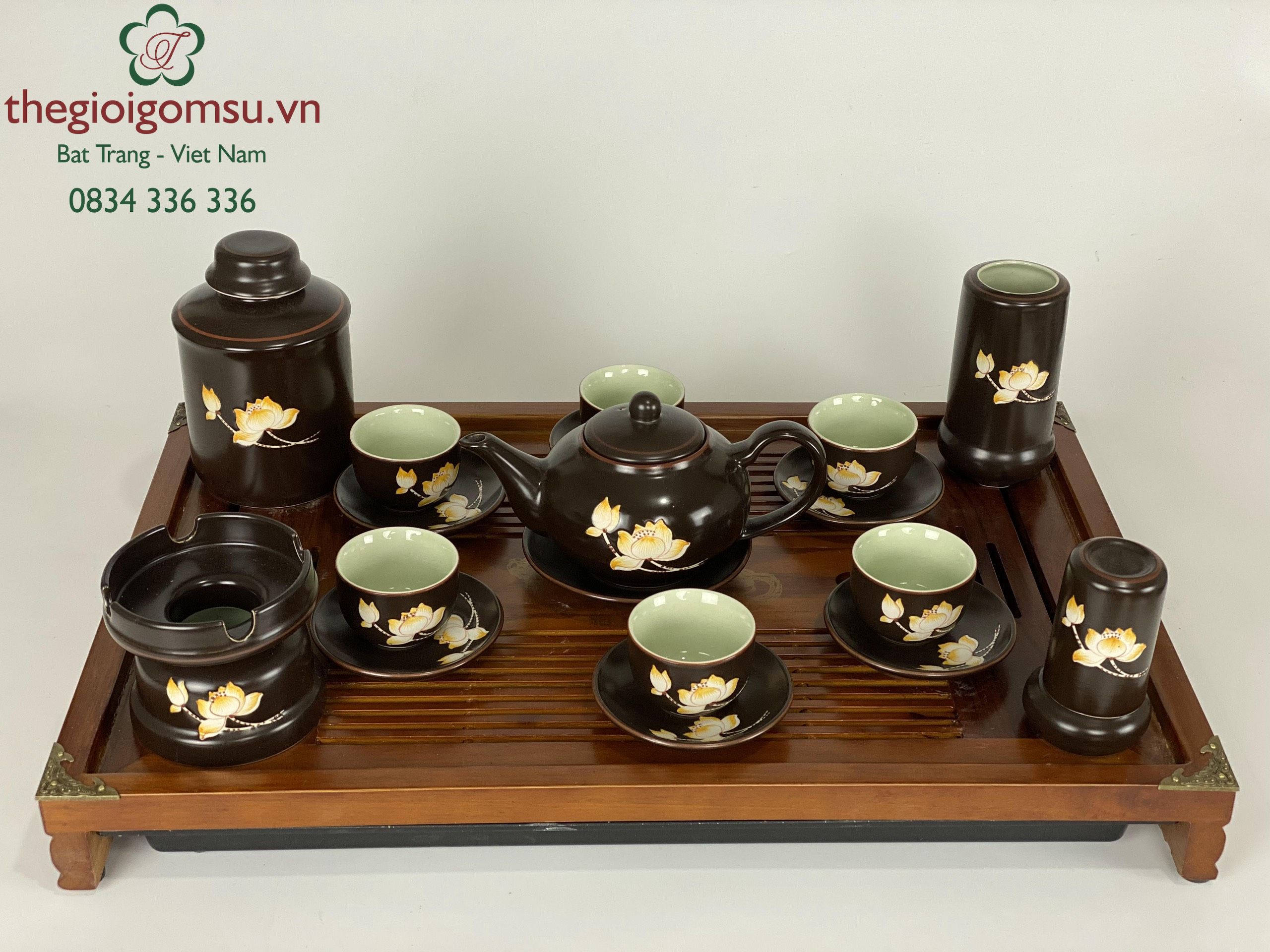 Ấm Chén Dáng Quả Hồng Khắc Sen Nâu