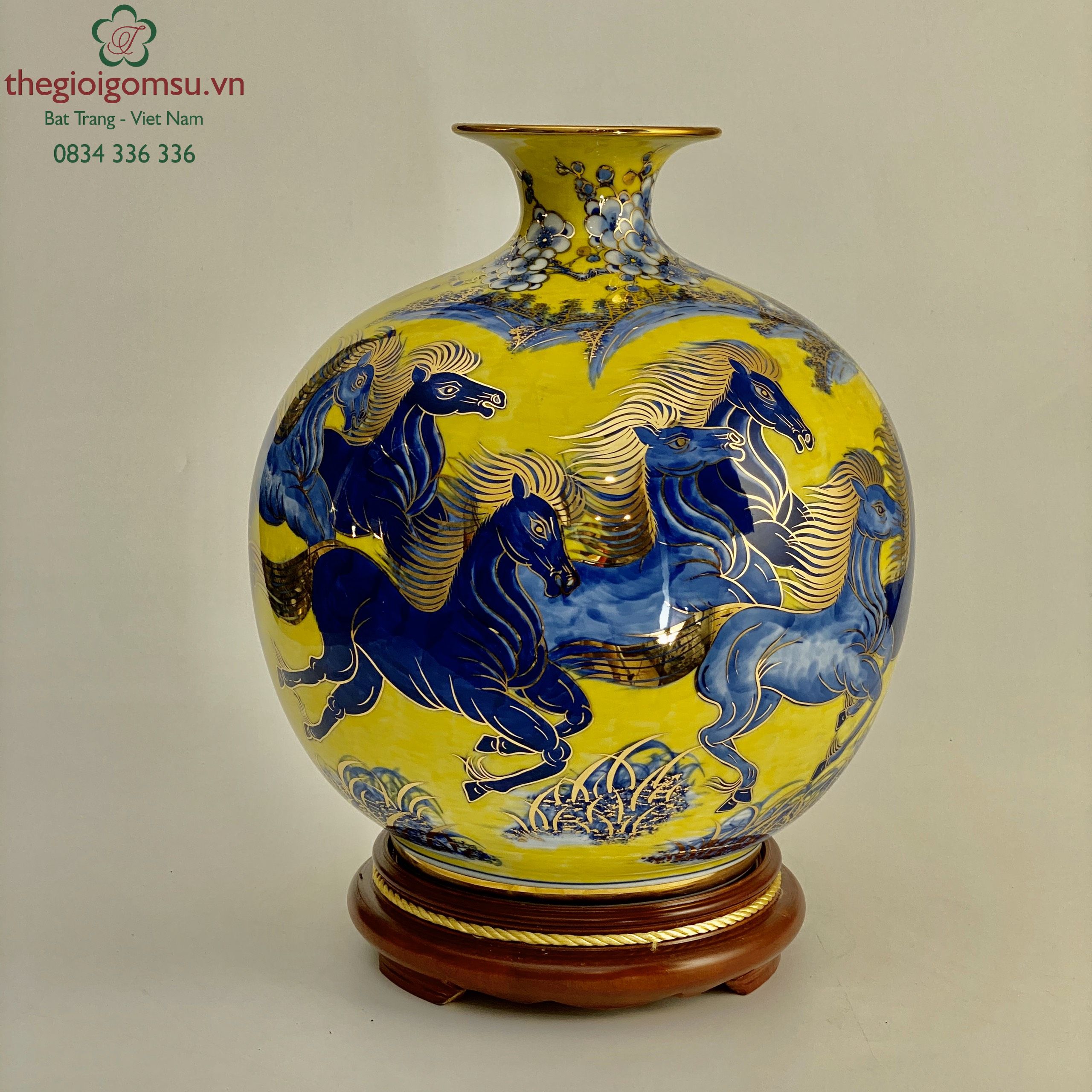 Bình Hút Tài Lộc "Bát Mã Truy Phong" nền vàng đại cát vẽ vàng 24k