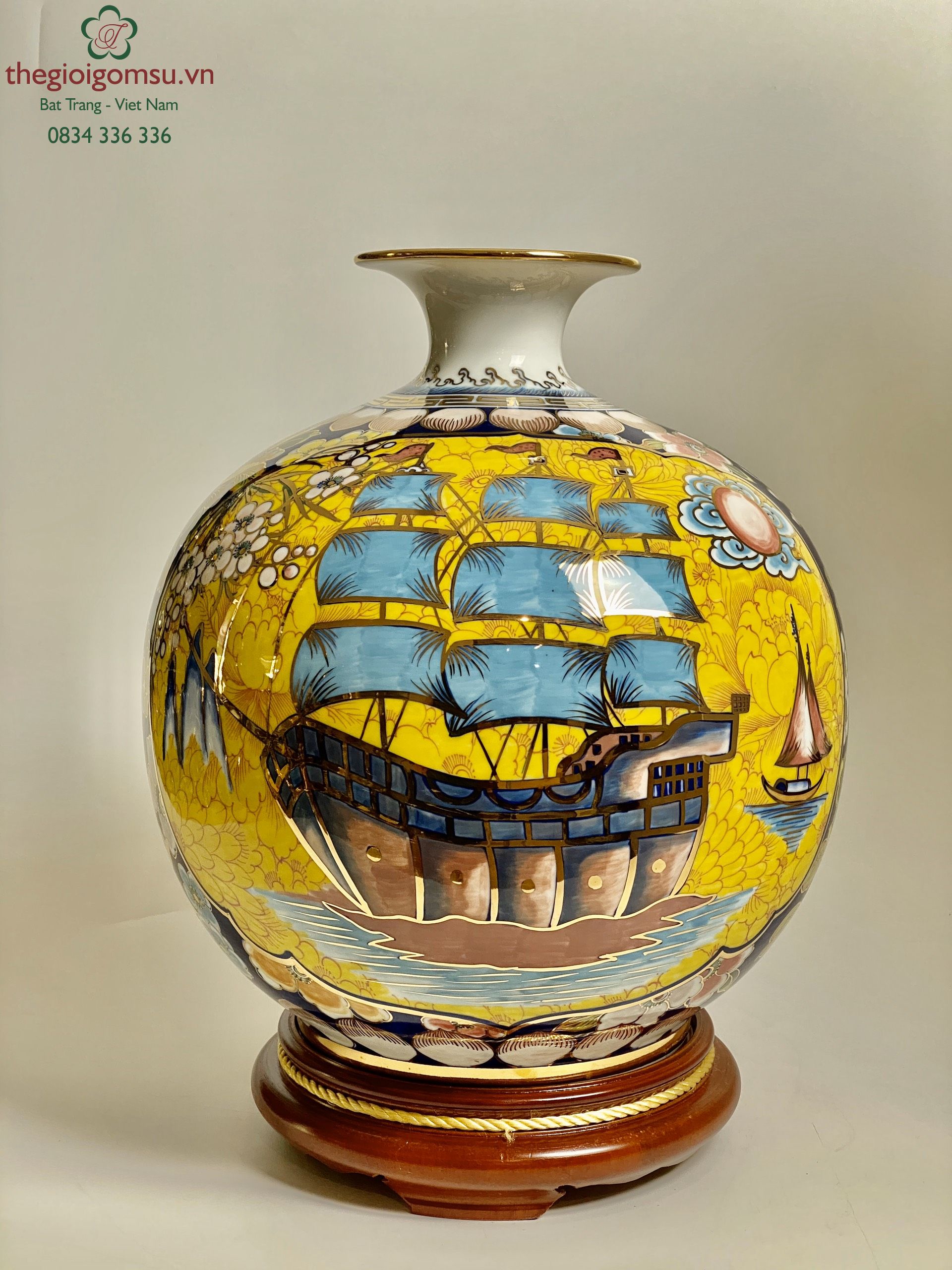 Bình Hút Tài Lôc "Nhị cảnh công - thuyền màu 2" nền hoa vàng vẽ vàng 24k