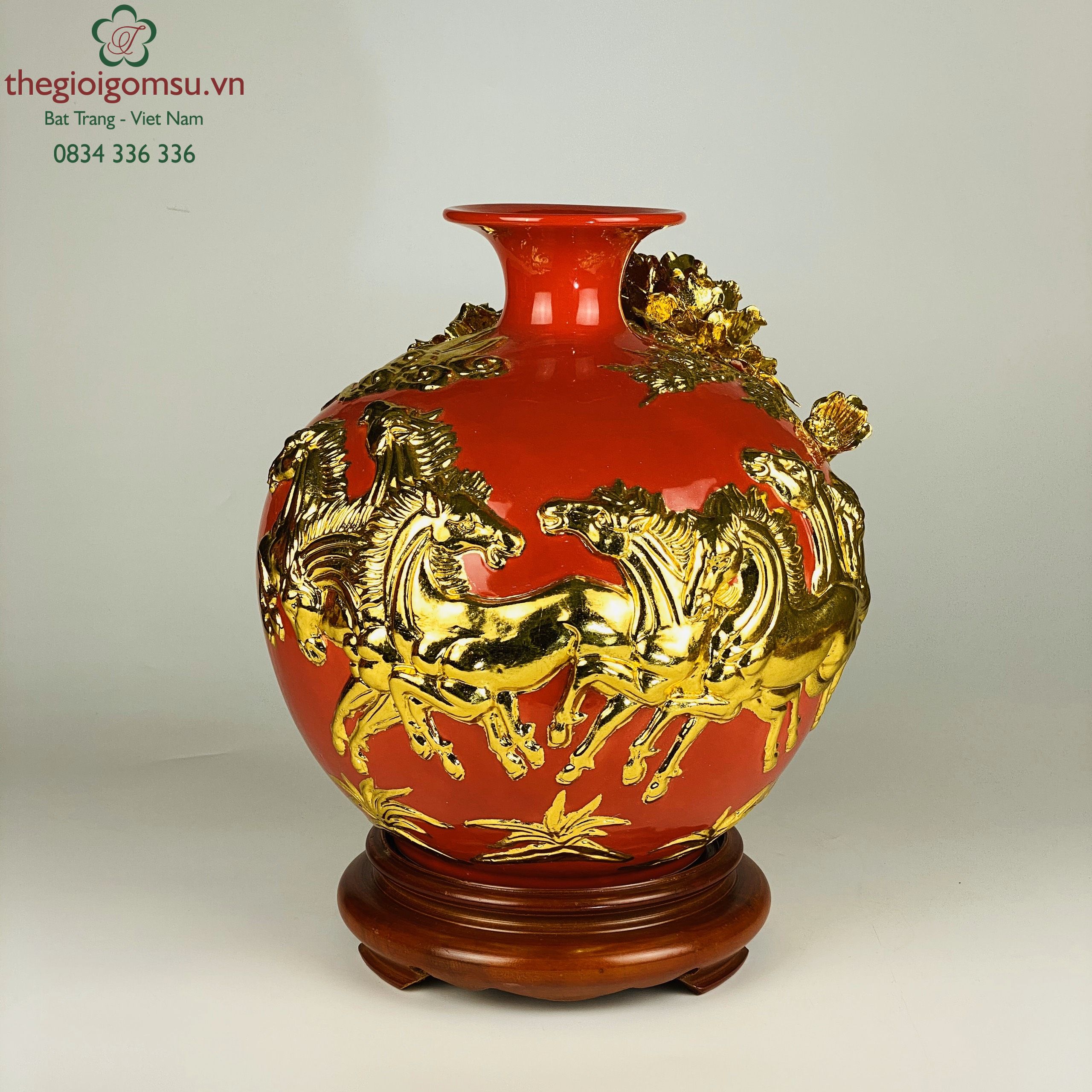 Bình Hút Tài Lộc "Mã Đáo Thành Công đắp nổi" nền đỏ dát vàng