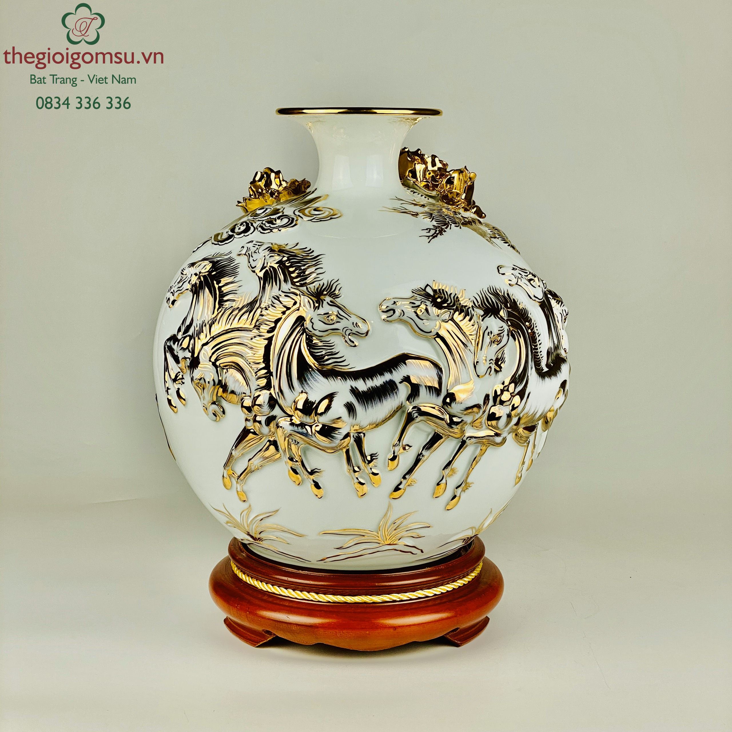 Bình Hút Tài Lộc " Bát Mã Truy Phong" nền trắng nổi vẽ vàng 24k