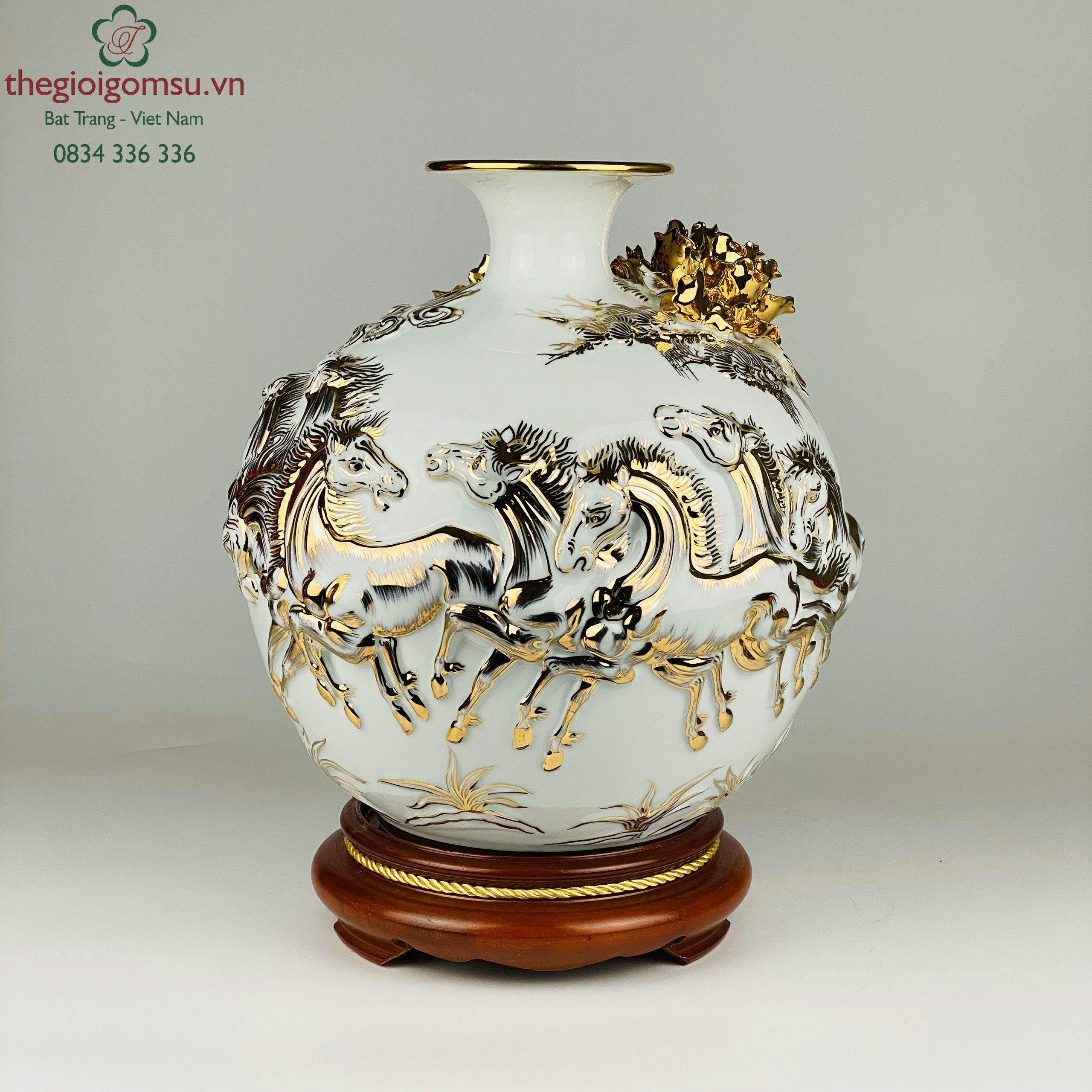 Bình Hút Tài Lộc " Bát Mã Truy Phong" nền trắng nổi vẽ vàng 24k