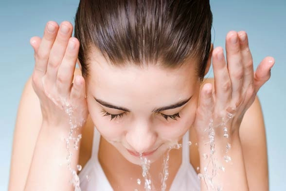 Cách sử dụng nước Axit từ Máy Điện Giải để tận dụng lợi ích tuyệt vời của nó