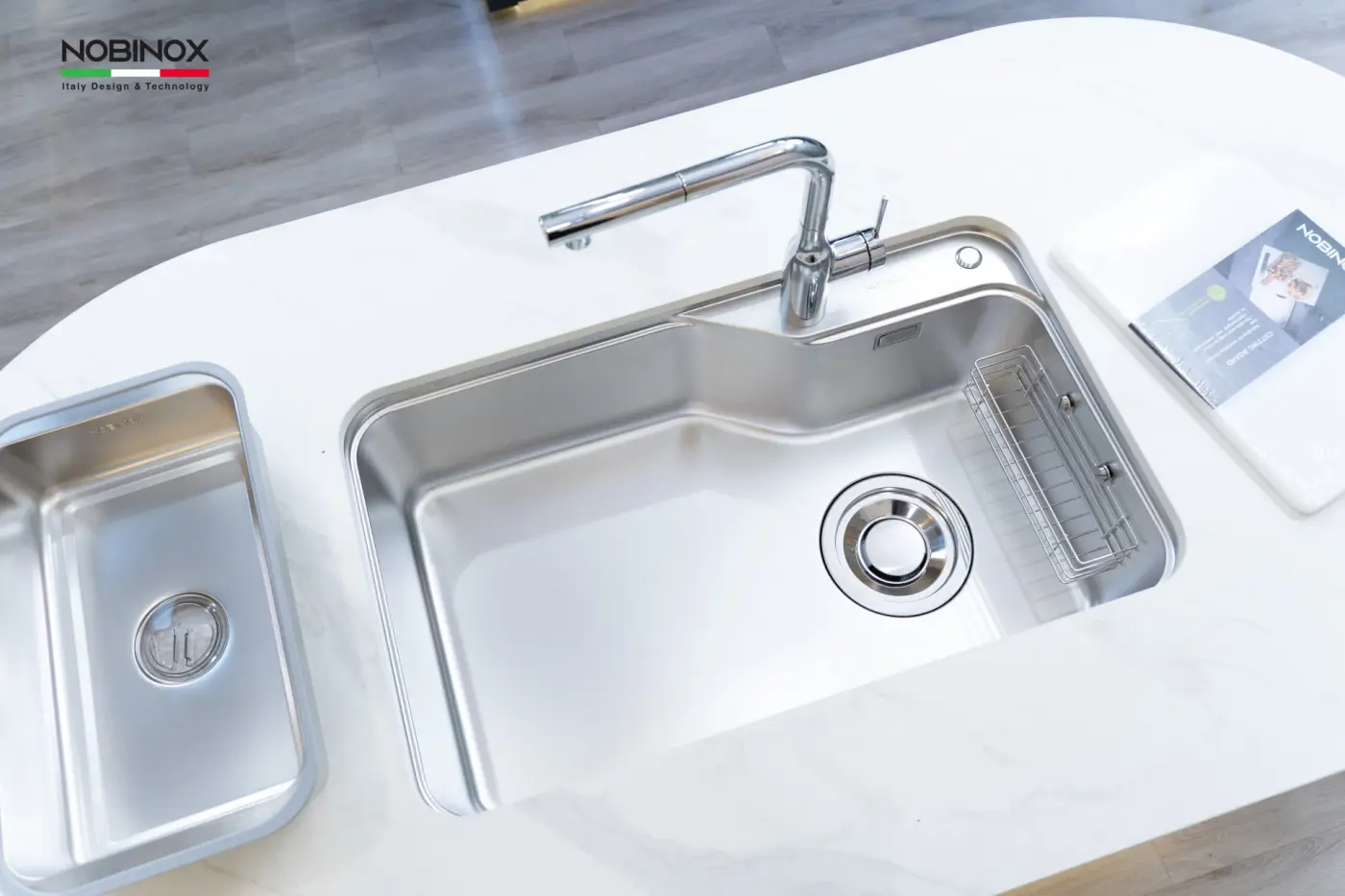 Chậu rửa Nobinox HARI PLUS 8250R (8250 vân Linen plus phủ ion+)