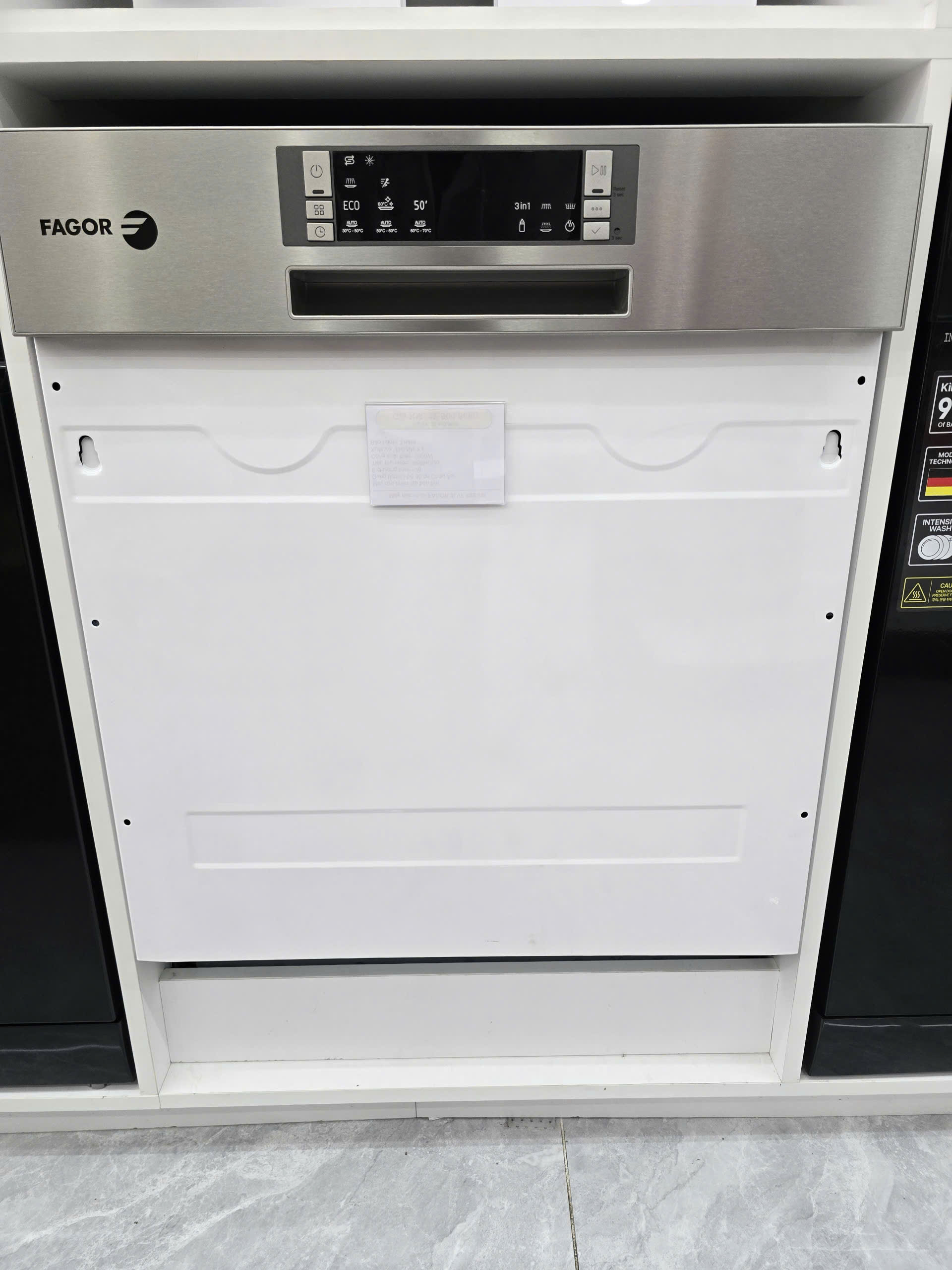 HCM - Máy rửa bát Fagor 3LVF-62SSSI hàng trưng bày mới 98%