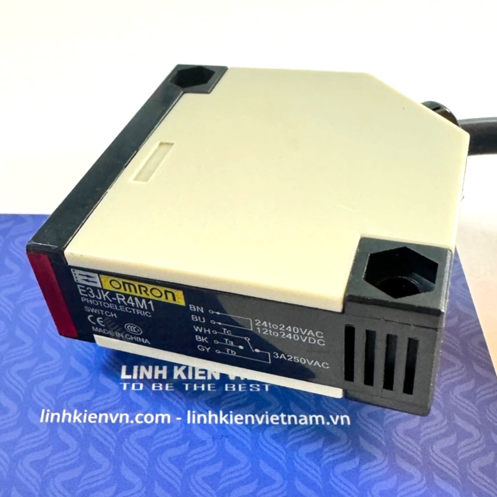 Cảm biến quang E3JK-R4M1 2M / Omron (khoảng cách phát hiện 4 mét)